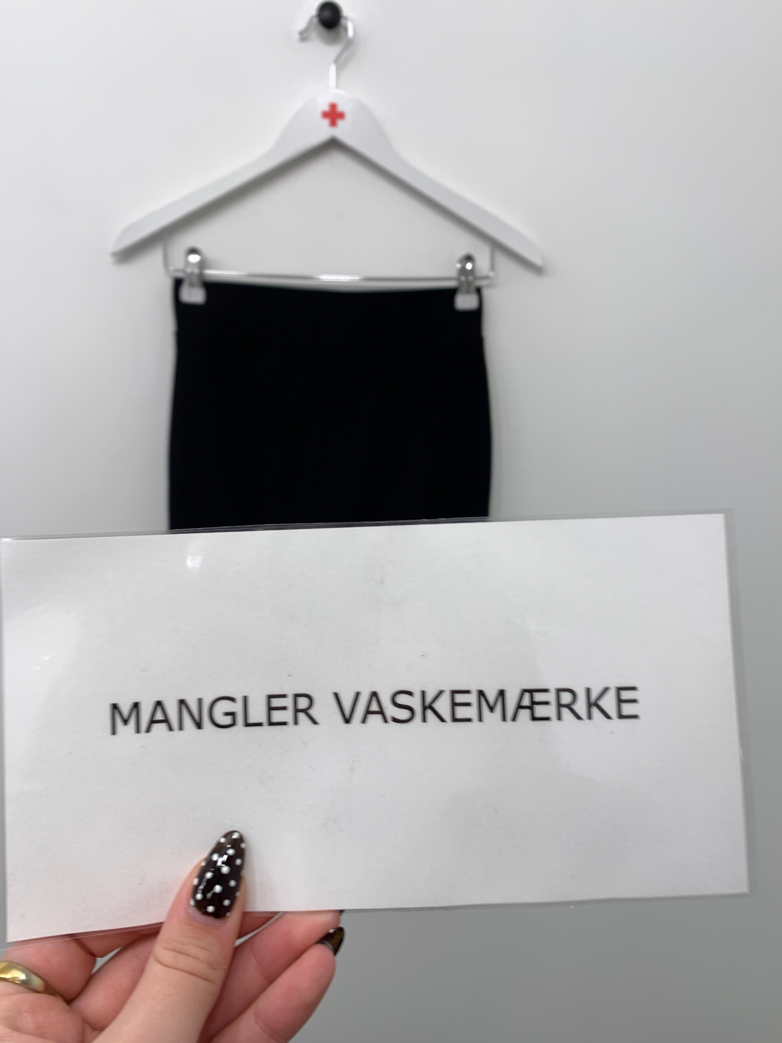 Amisu Nederdel