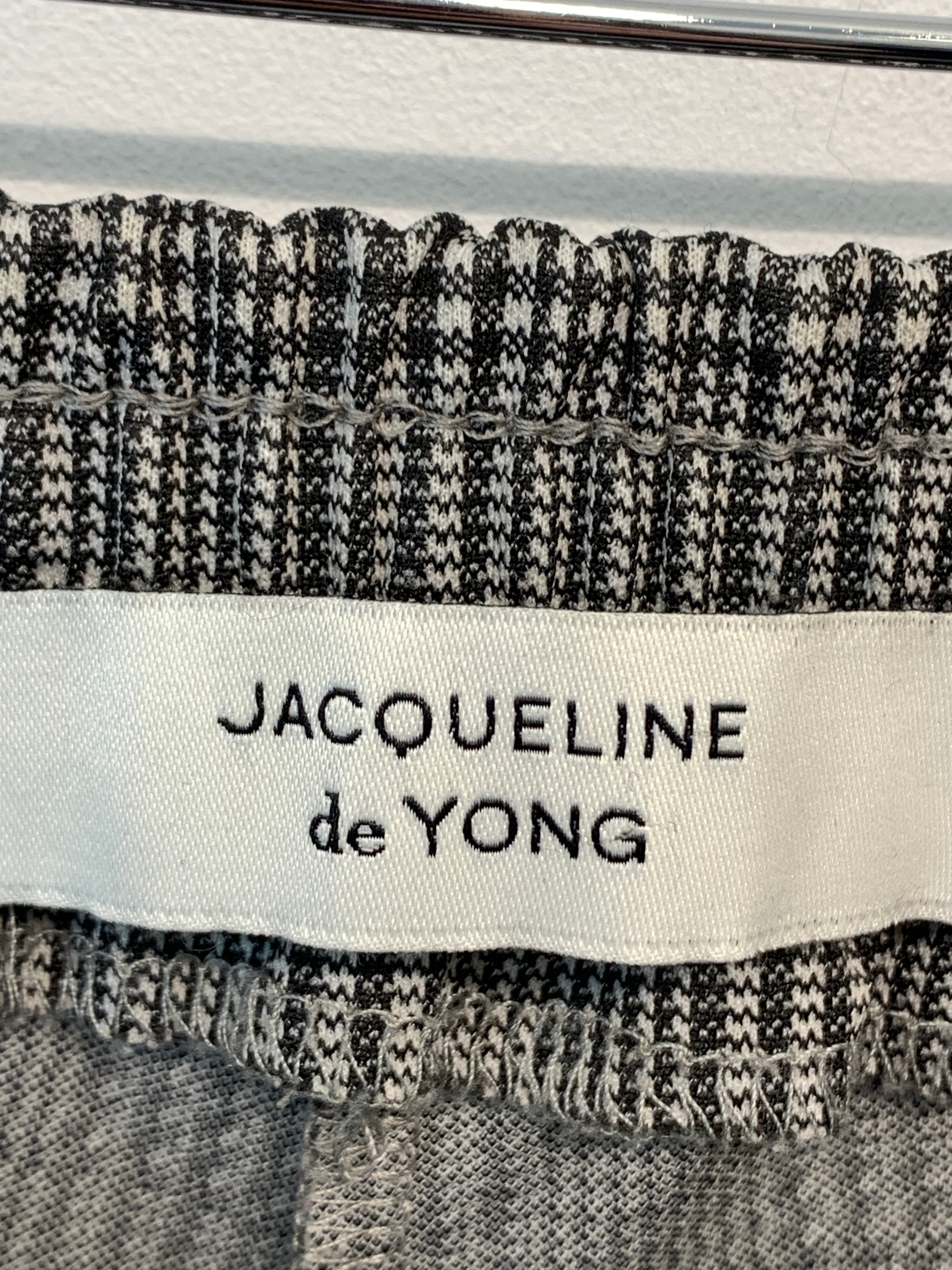 Jaqueline De Young Bukser