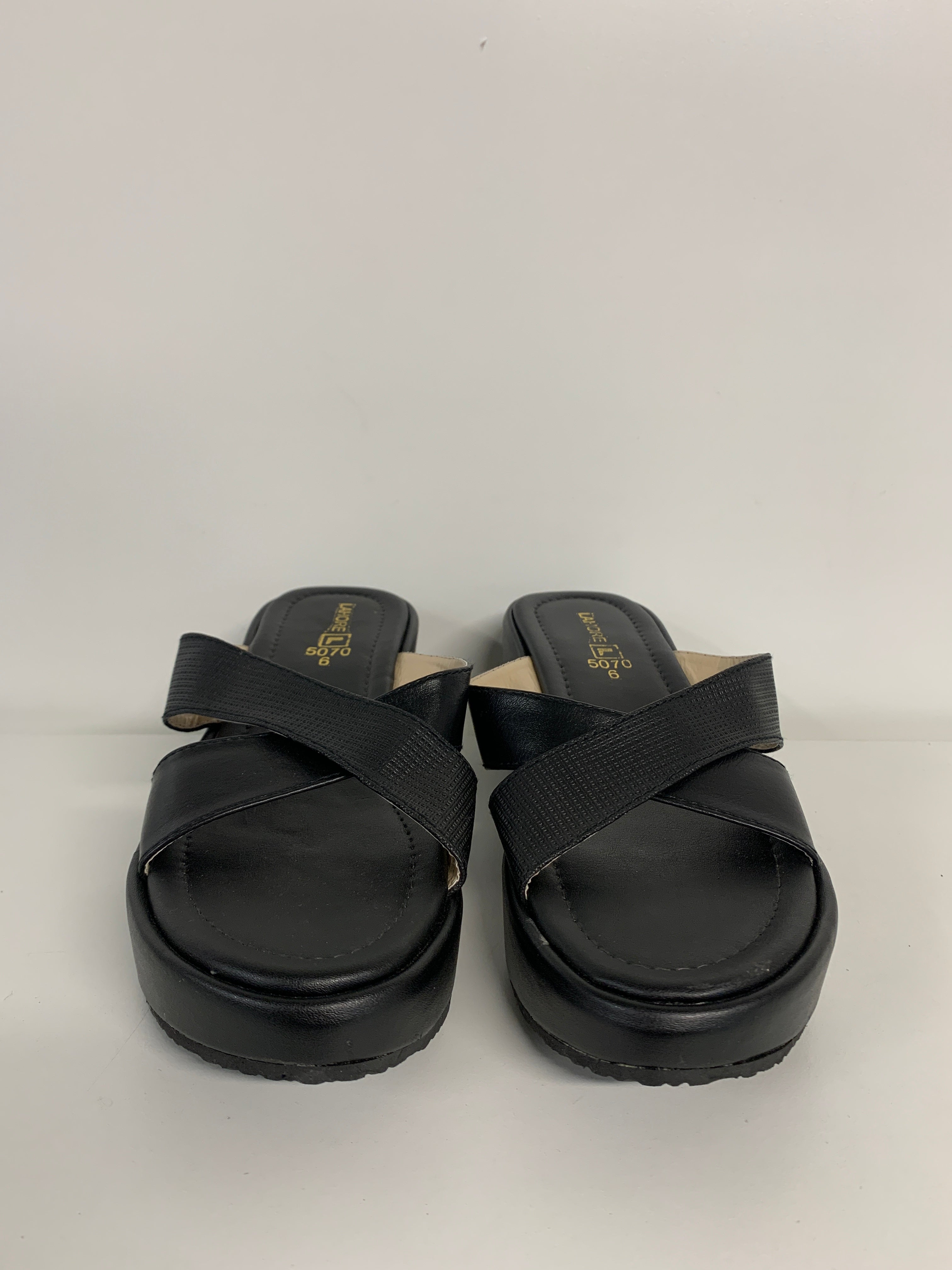 Lahore Sandaler