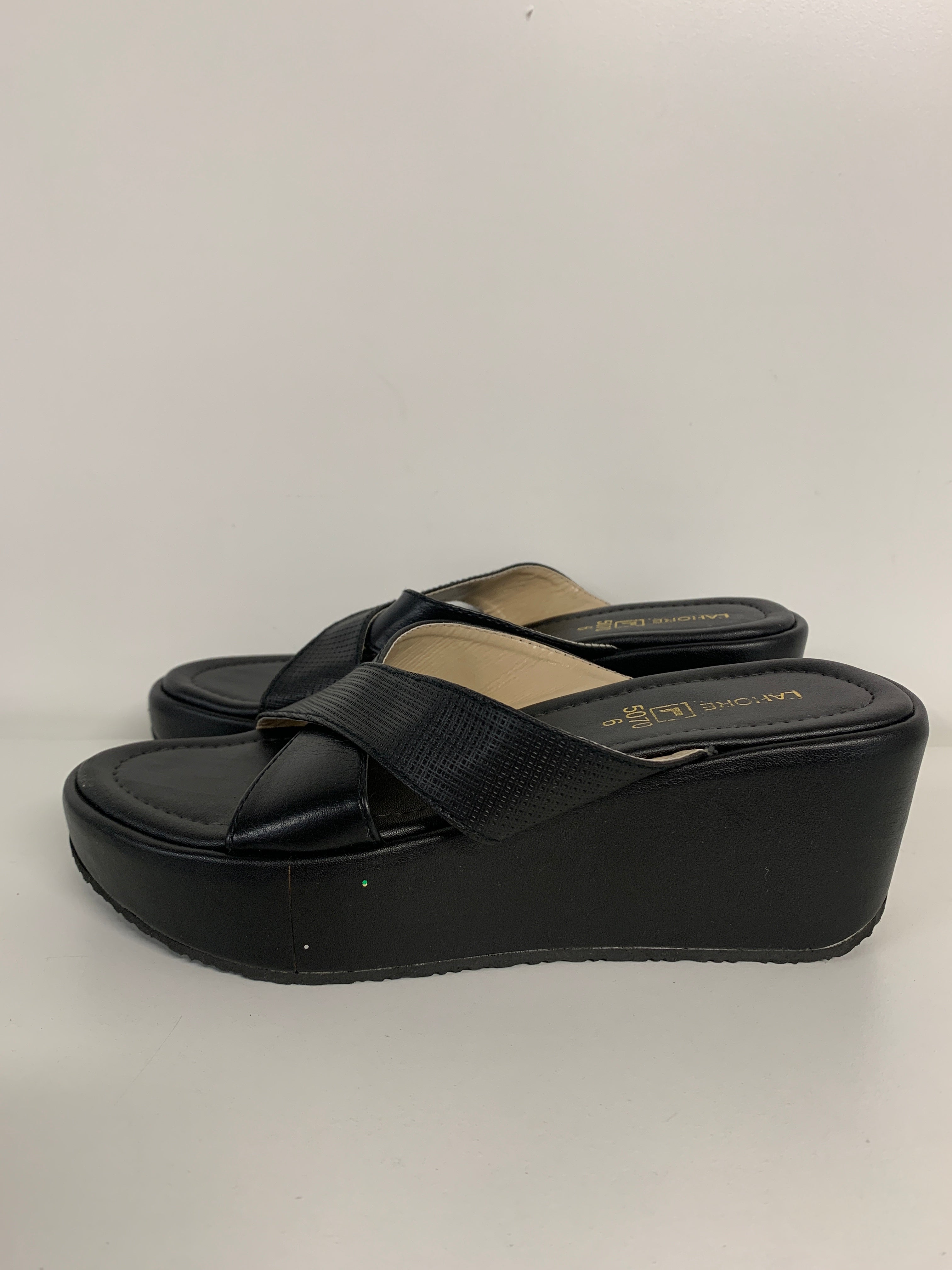 Lahore Sandaler