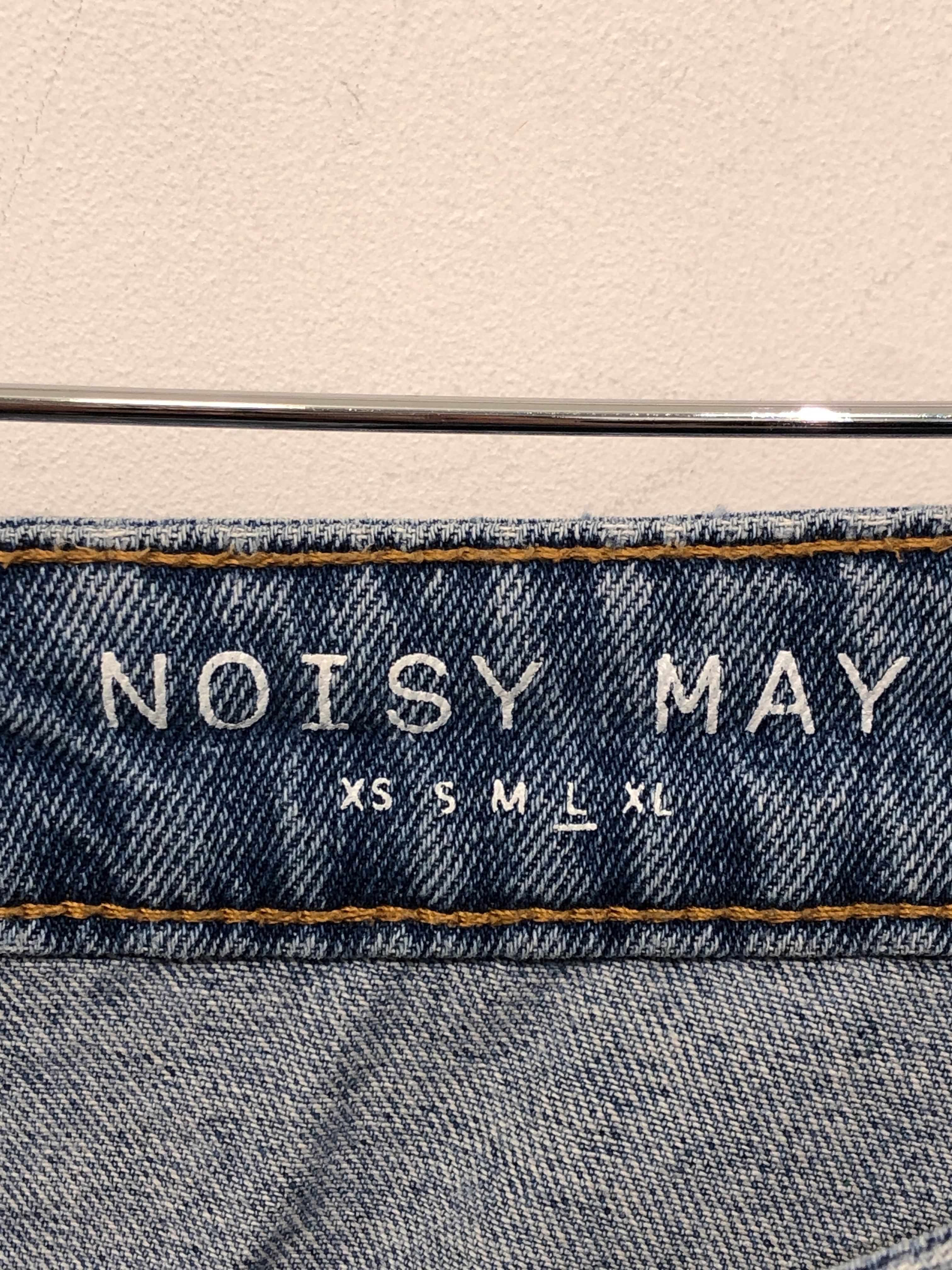Noist May Nederdel