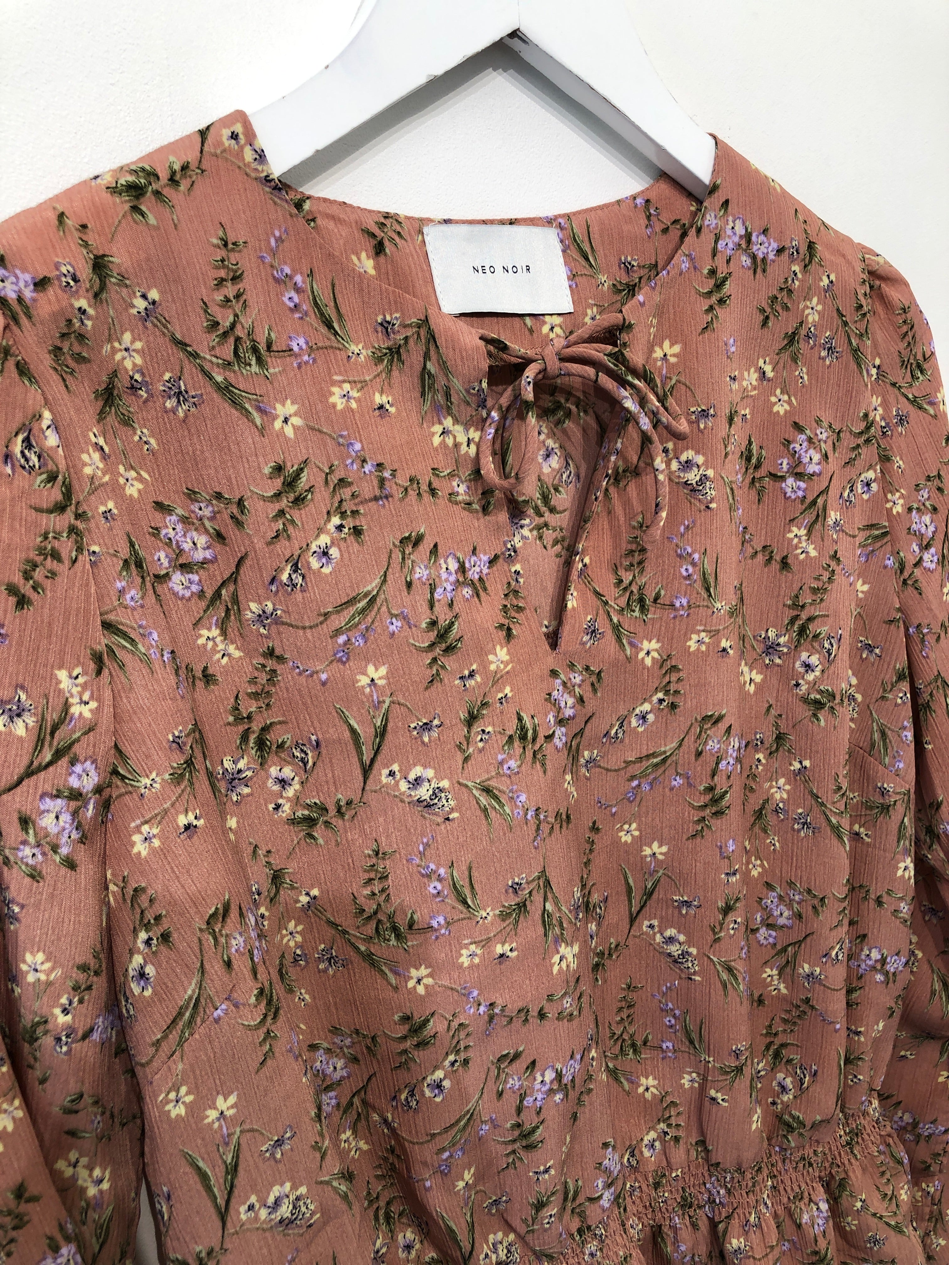 Neo Noir Bluse