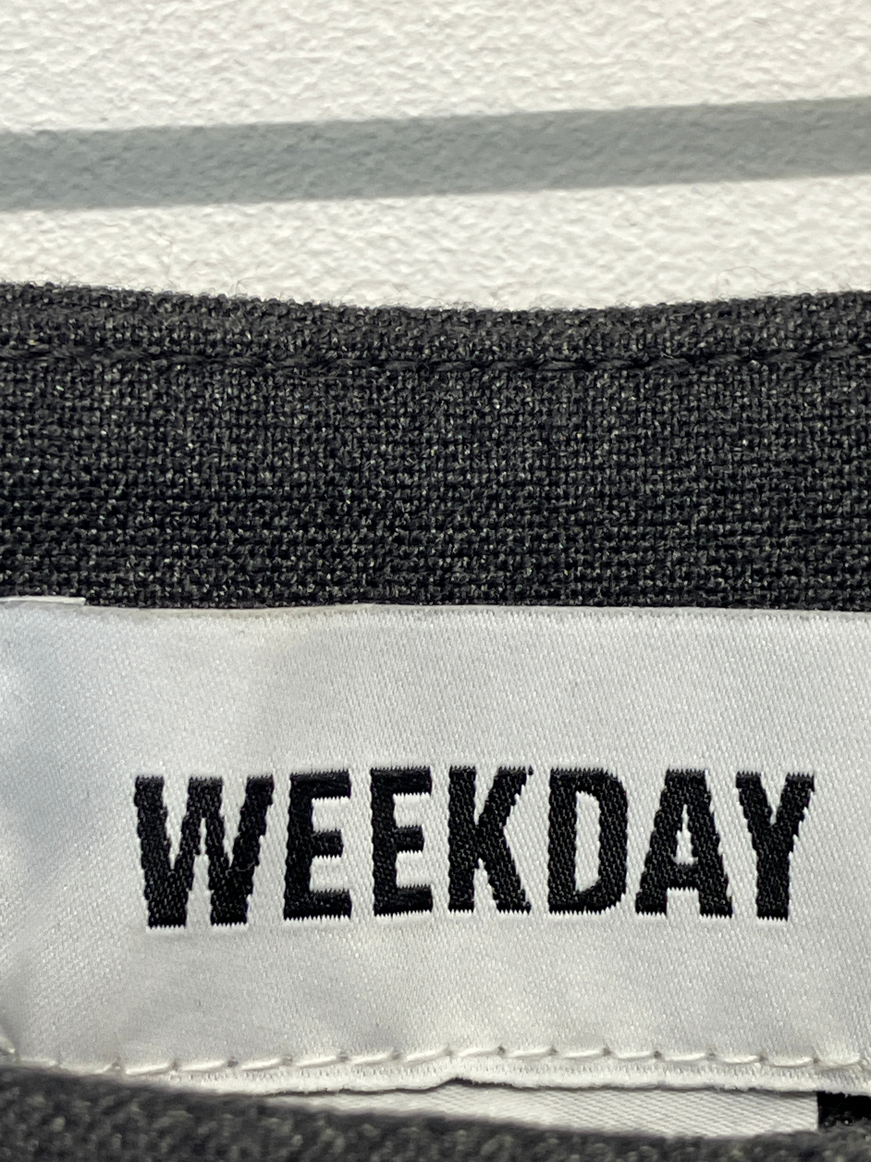 Weekday Bukser