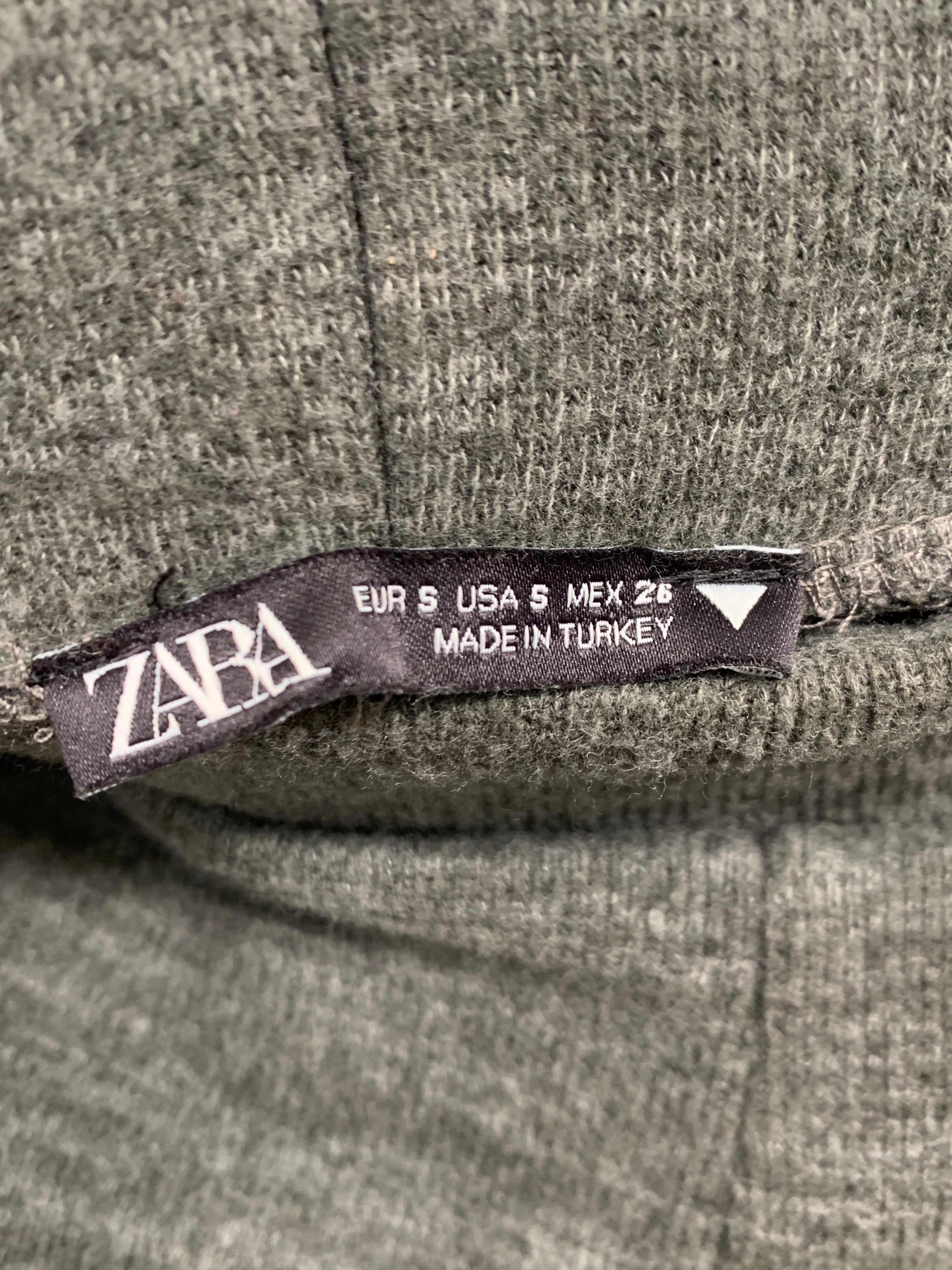 Zara Bukser