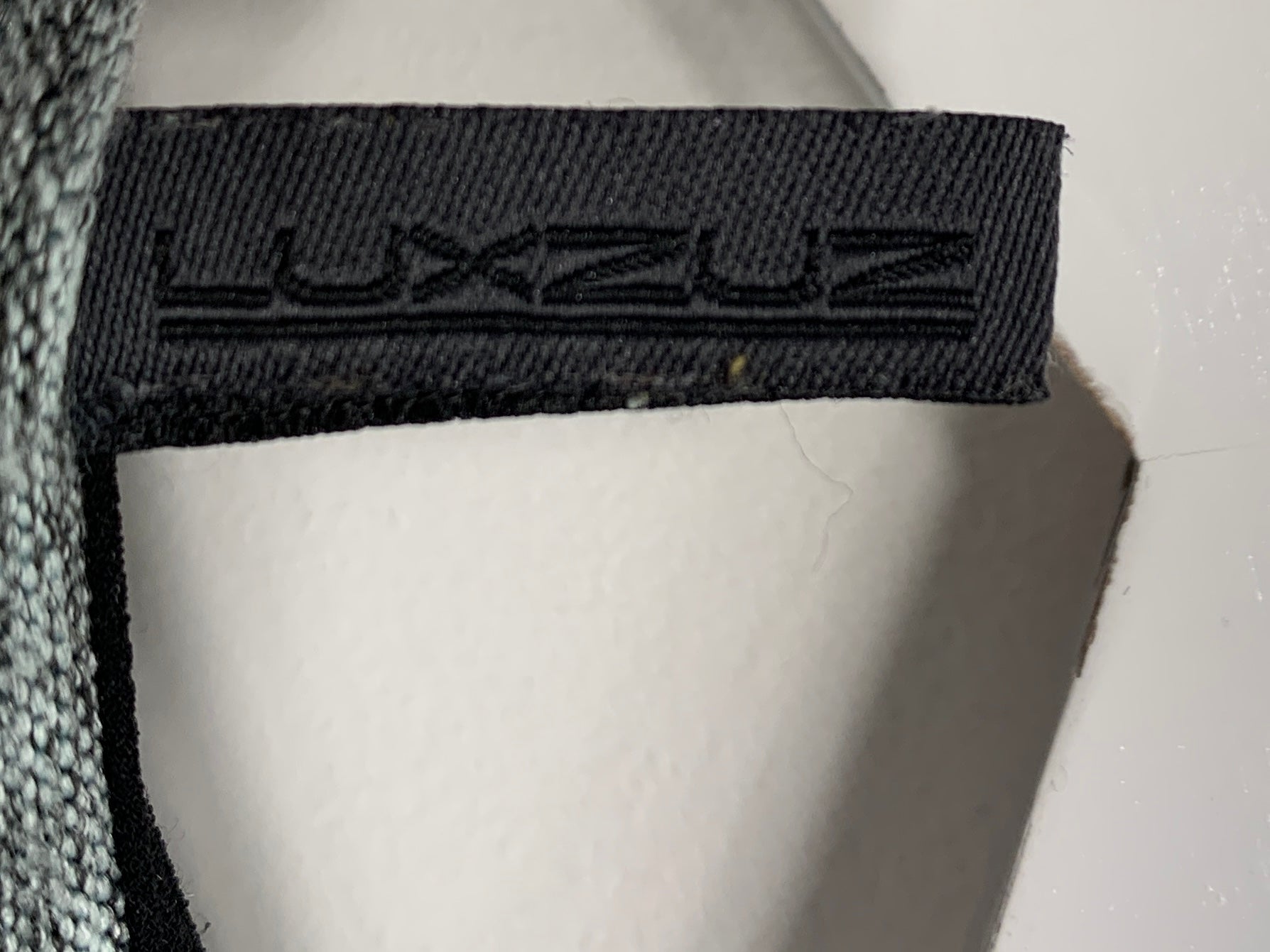 LUXZUZ // ONE TWO Bluse