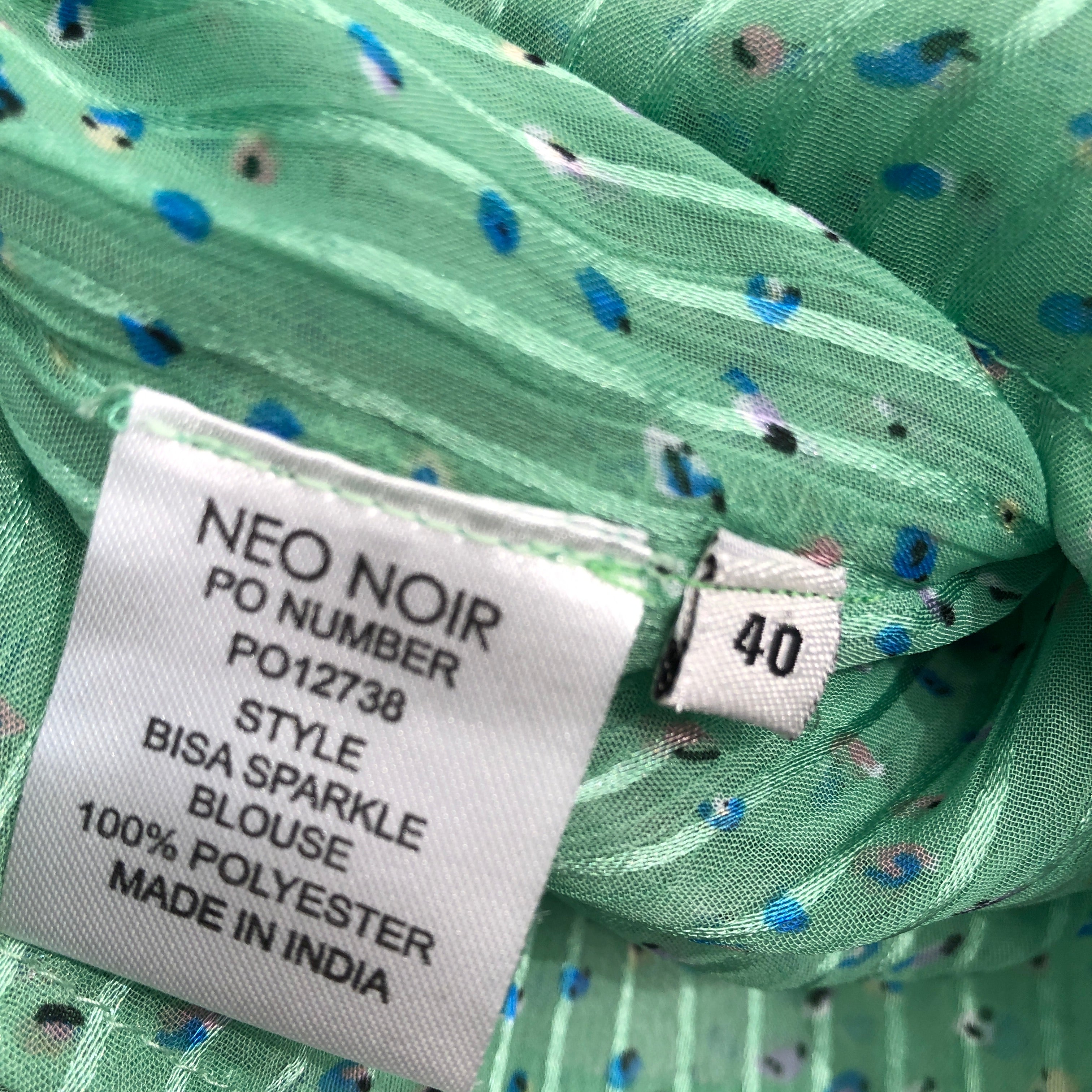 Neo Noir Bluse