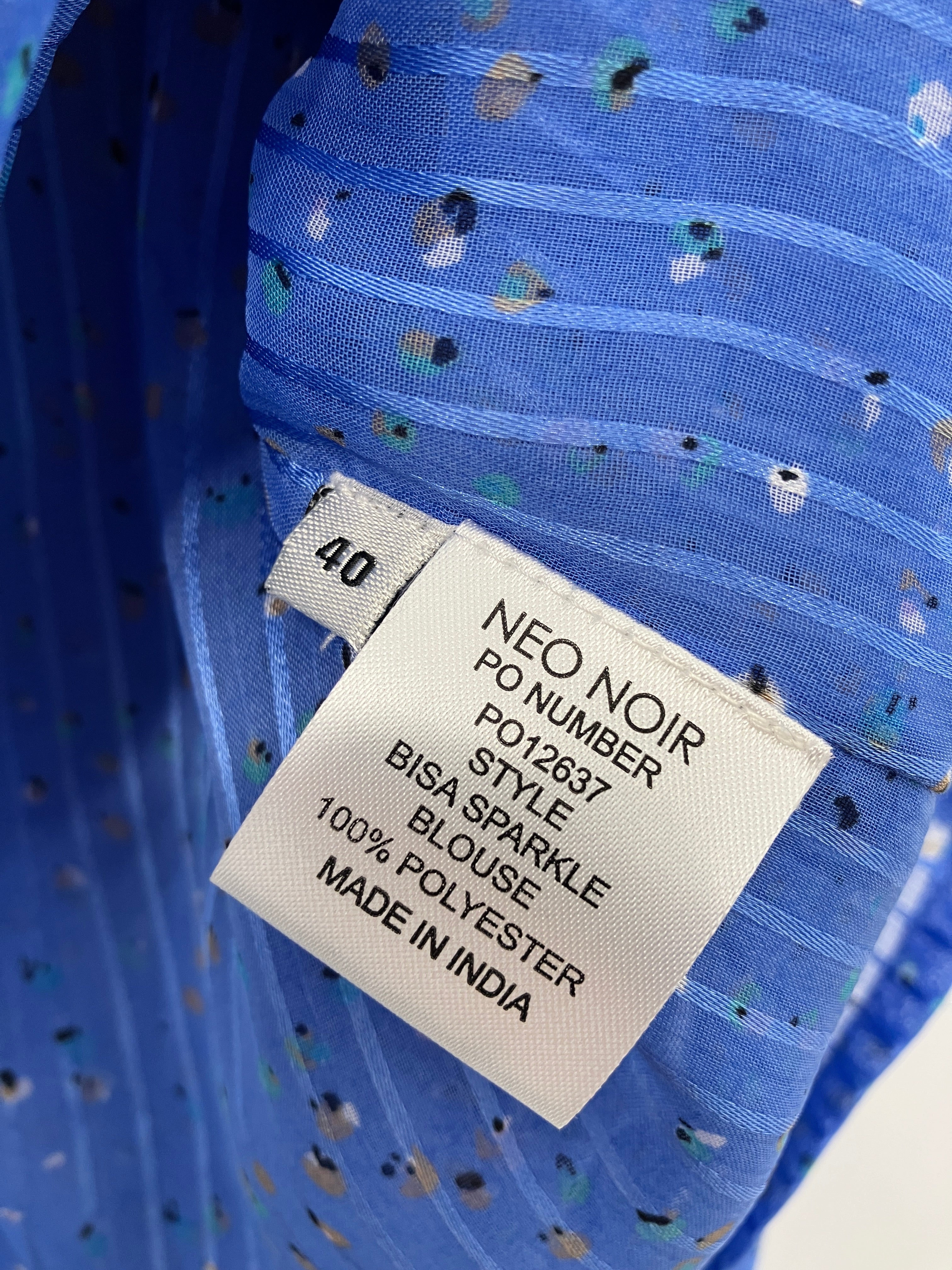 Neo Noir Bluse
