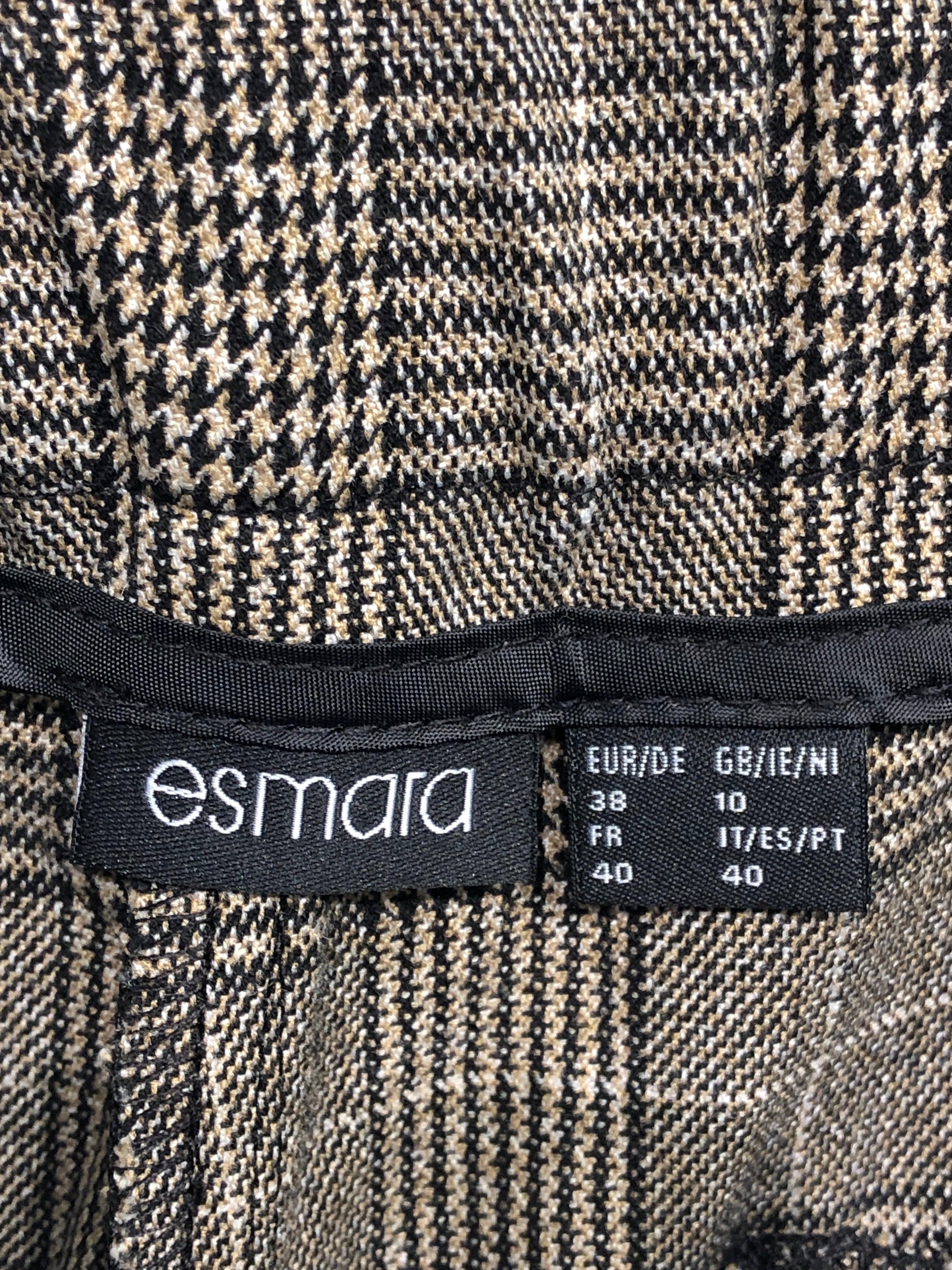 Esmara Bukser
