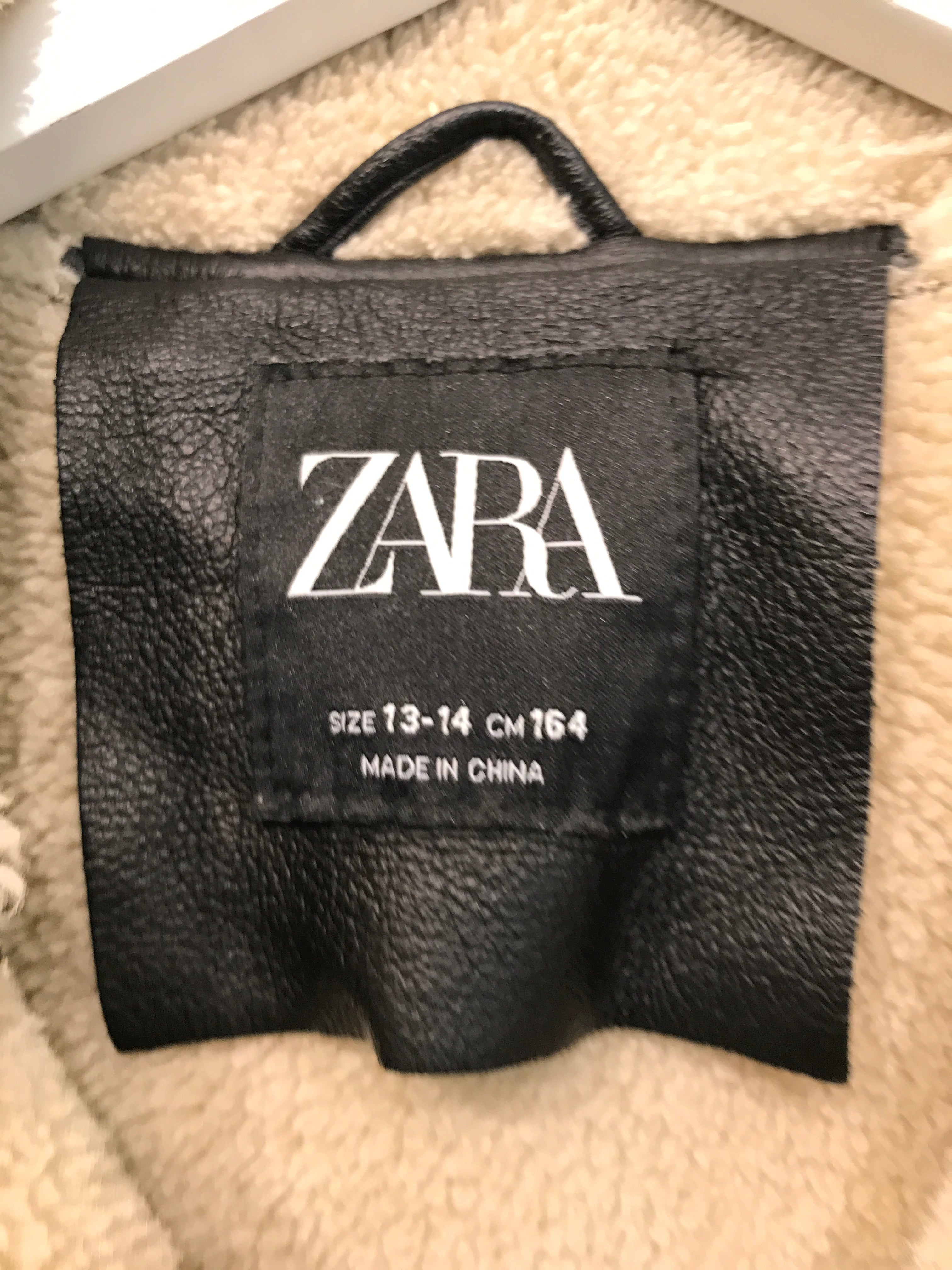 Zara Jakke