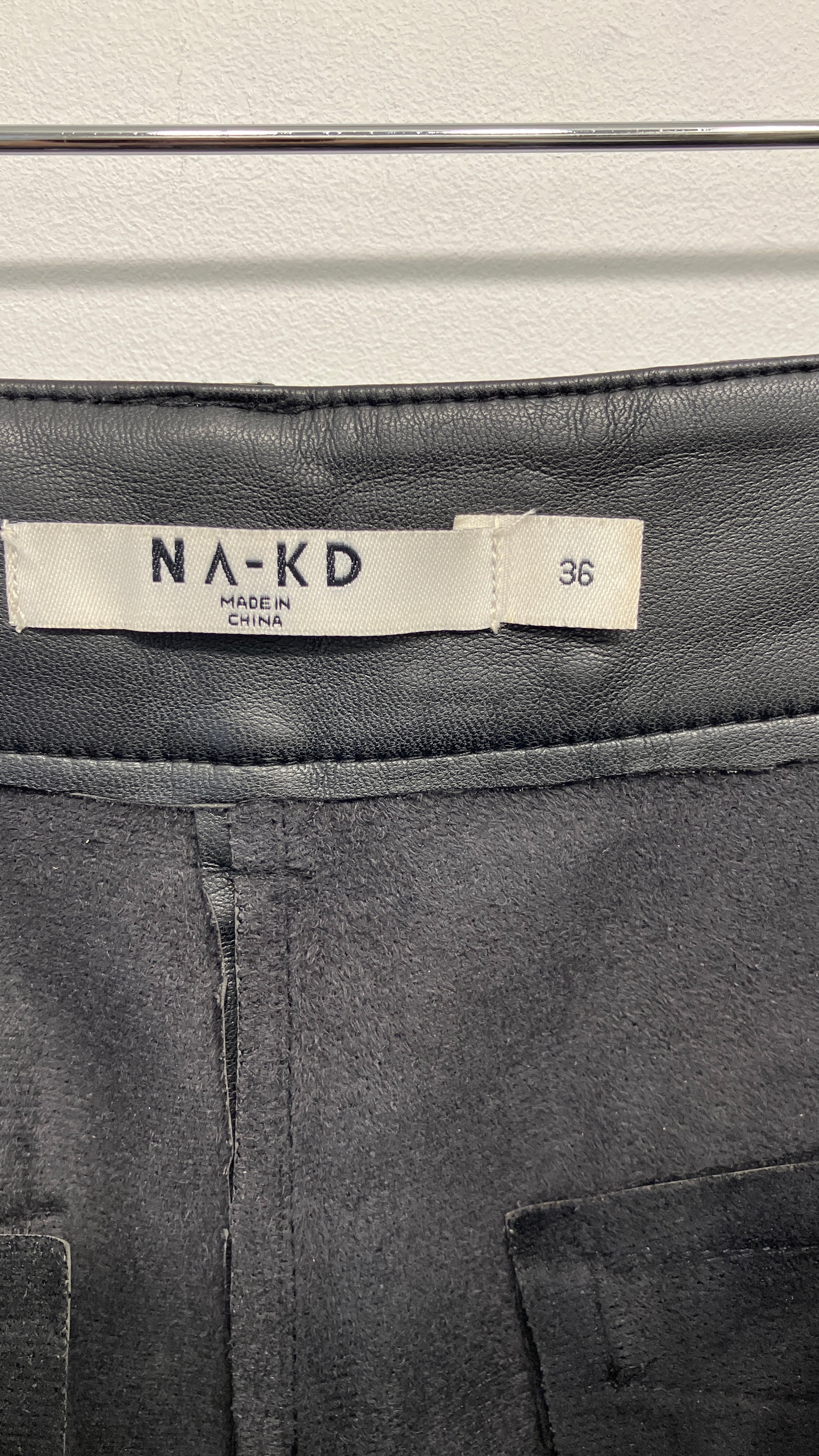 Na-kd Bukser