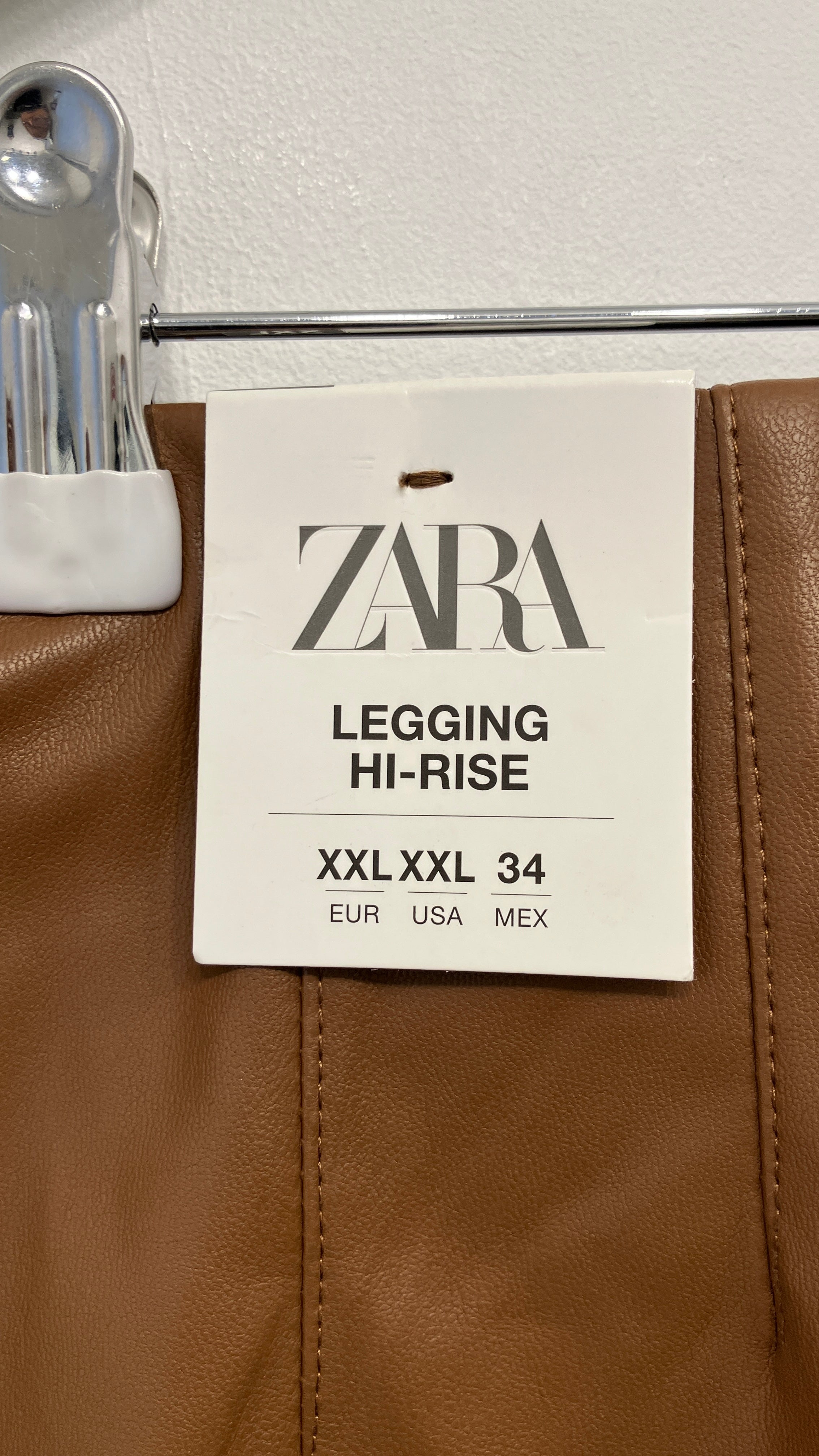Zara Bukser