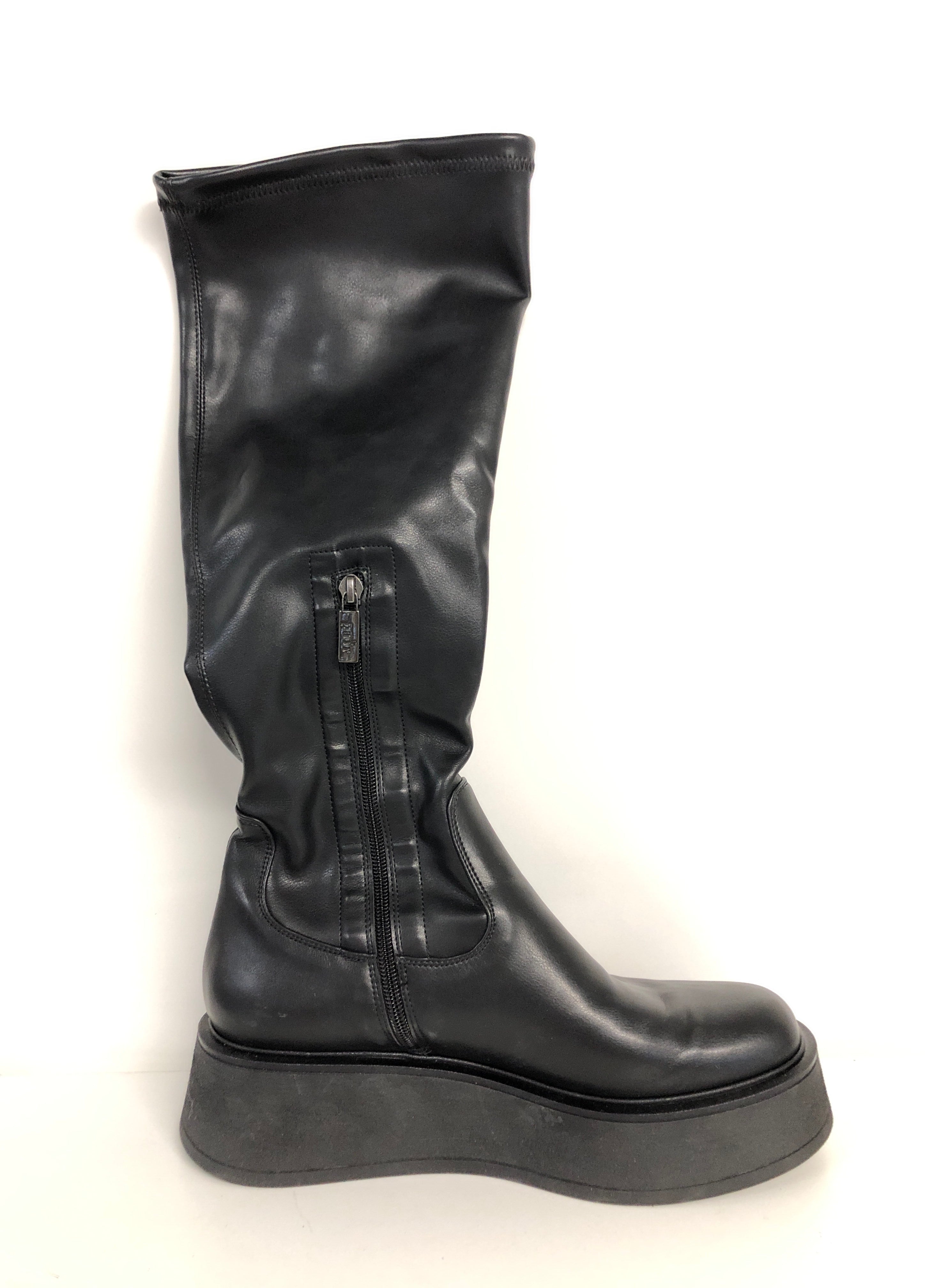 A Pair Sko