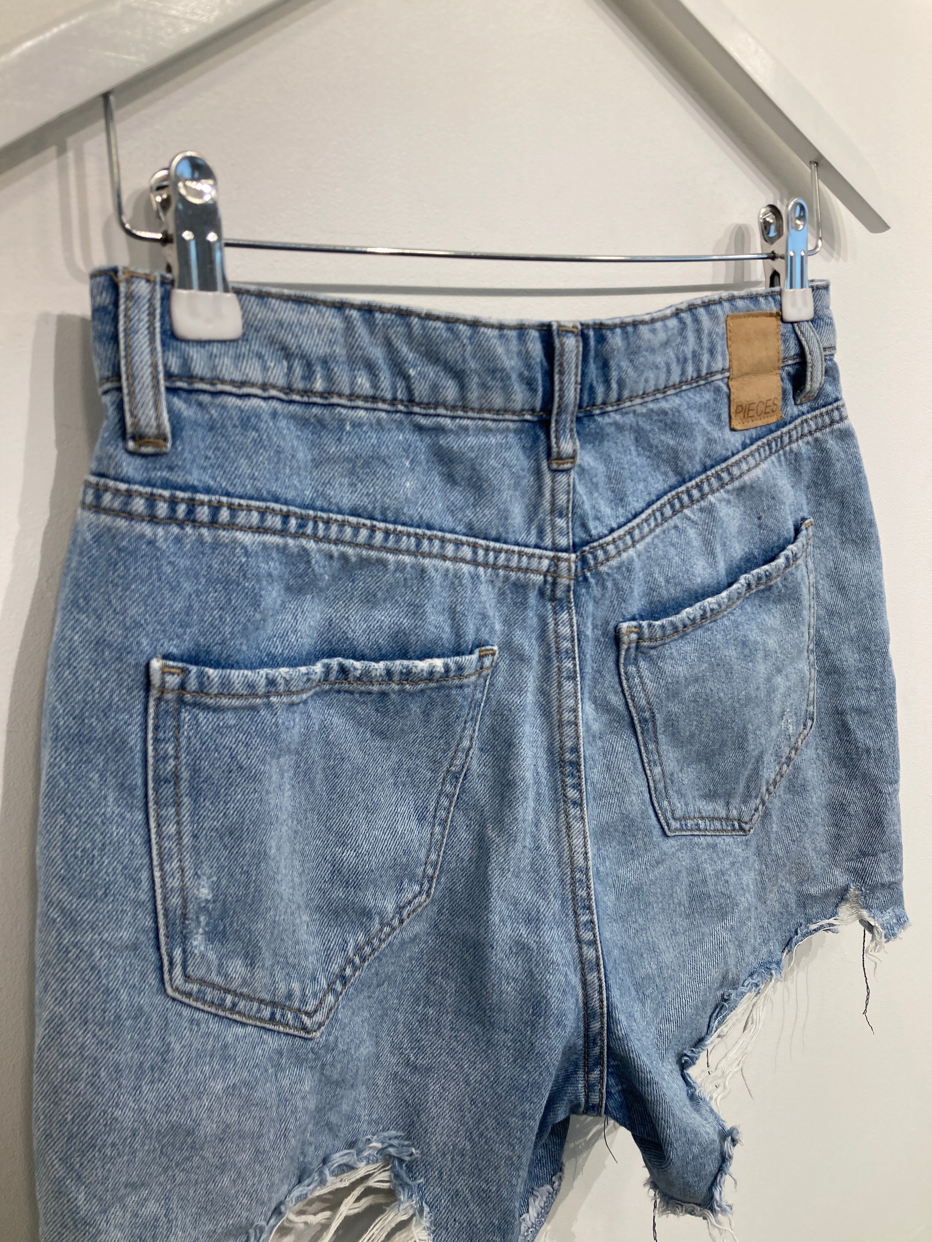 Pieces Shorts