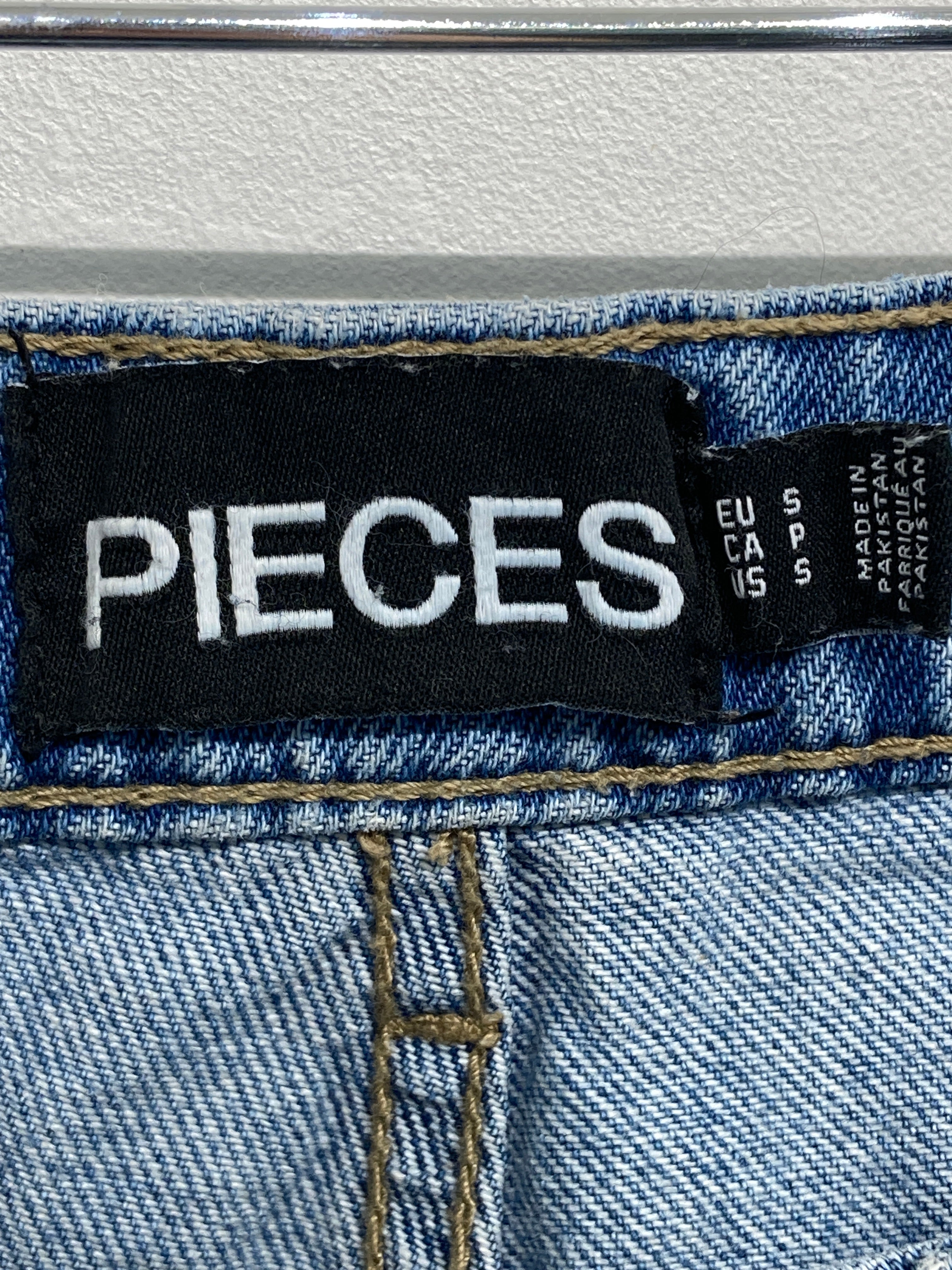 Pieces Shorts