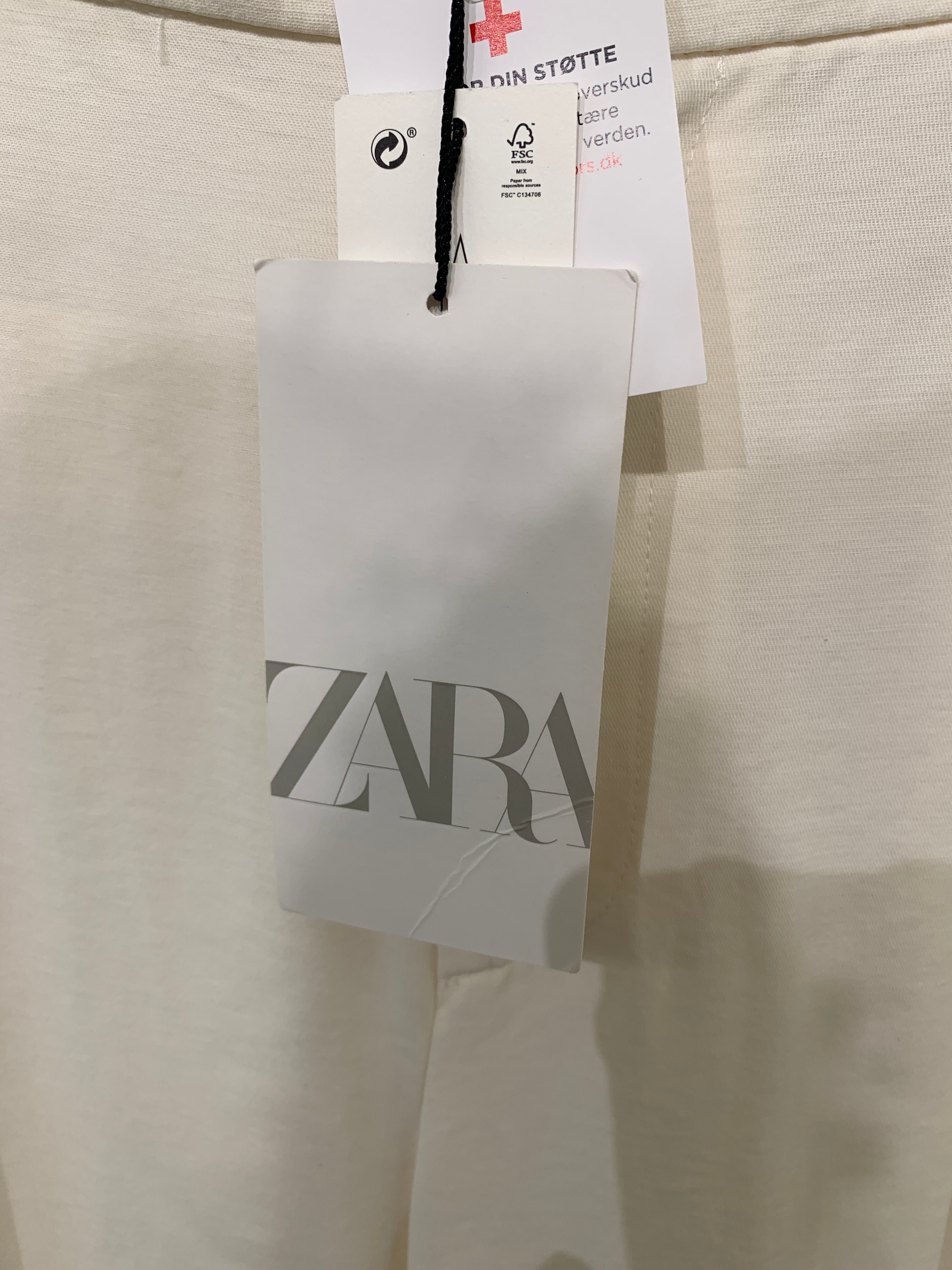 Zara Bukser