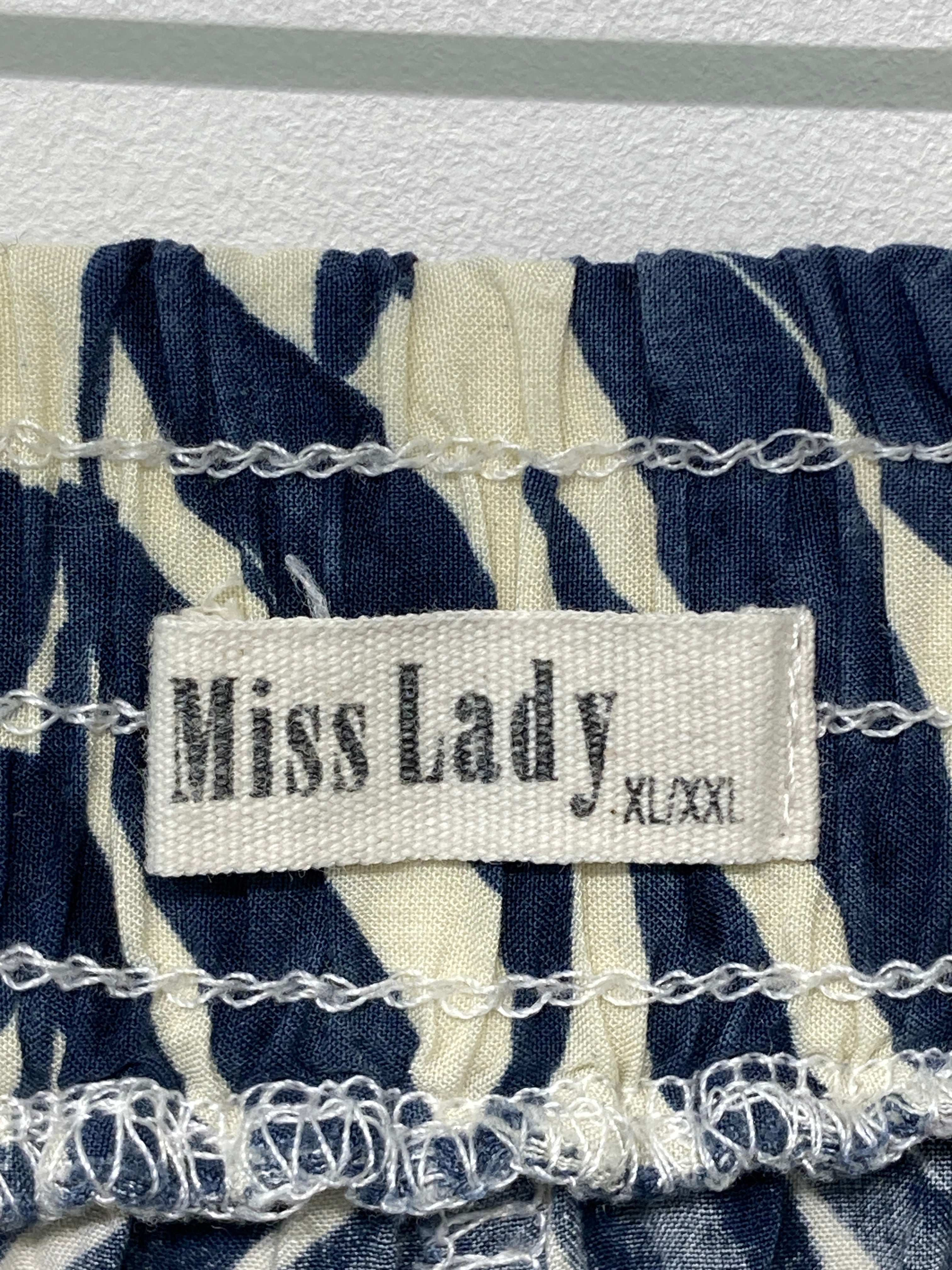Miss Lady Bukser