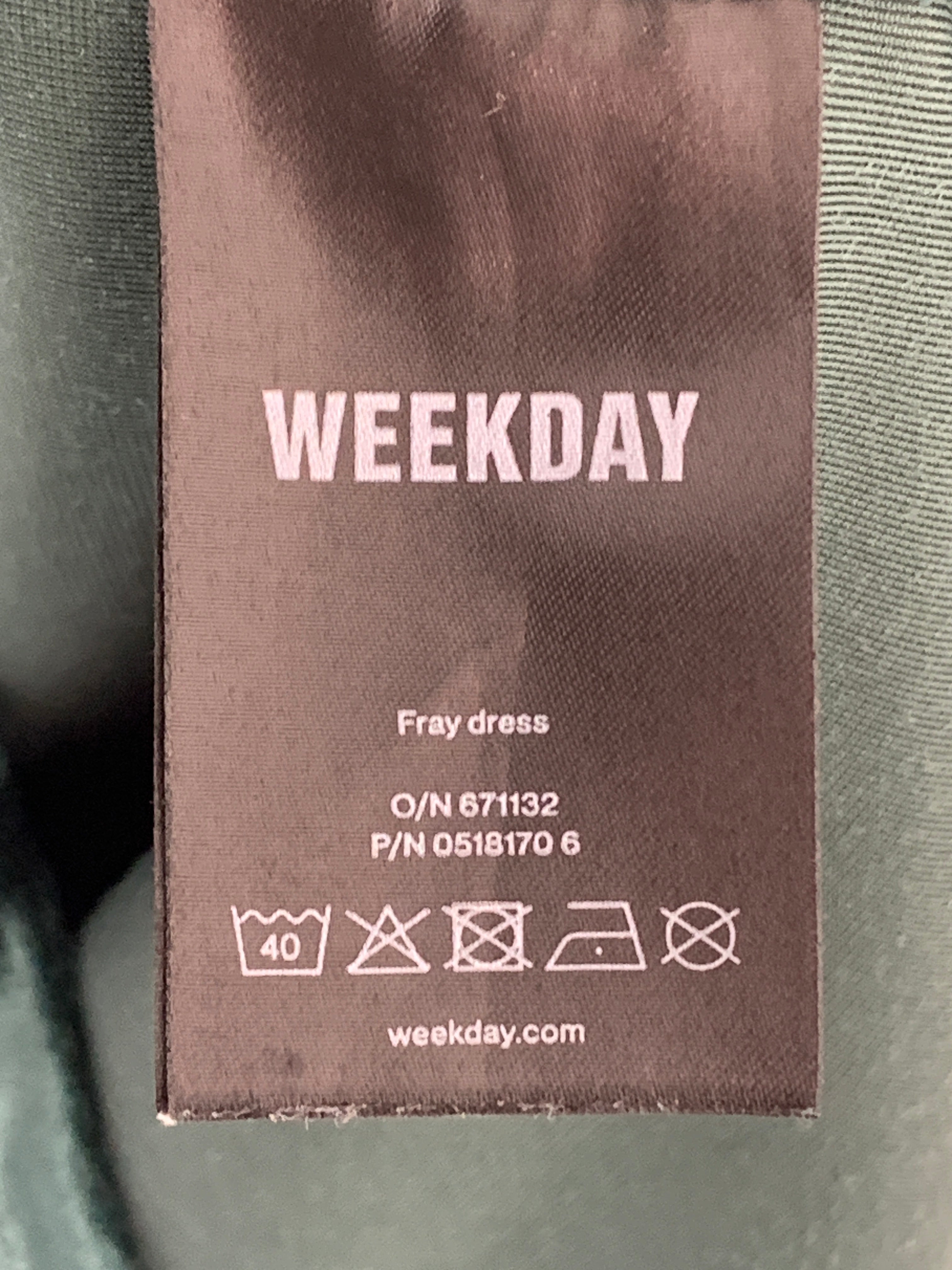 Weekday Kjole