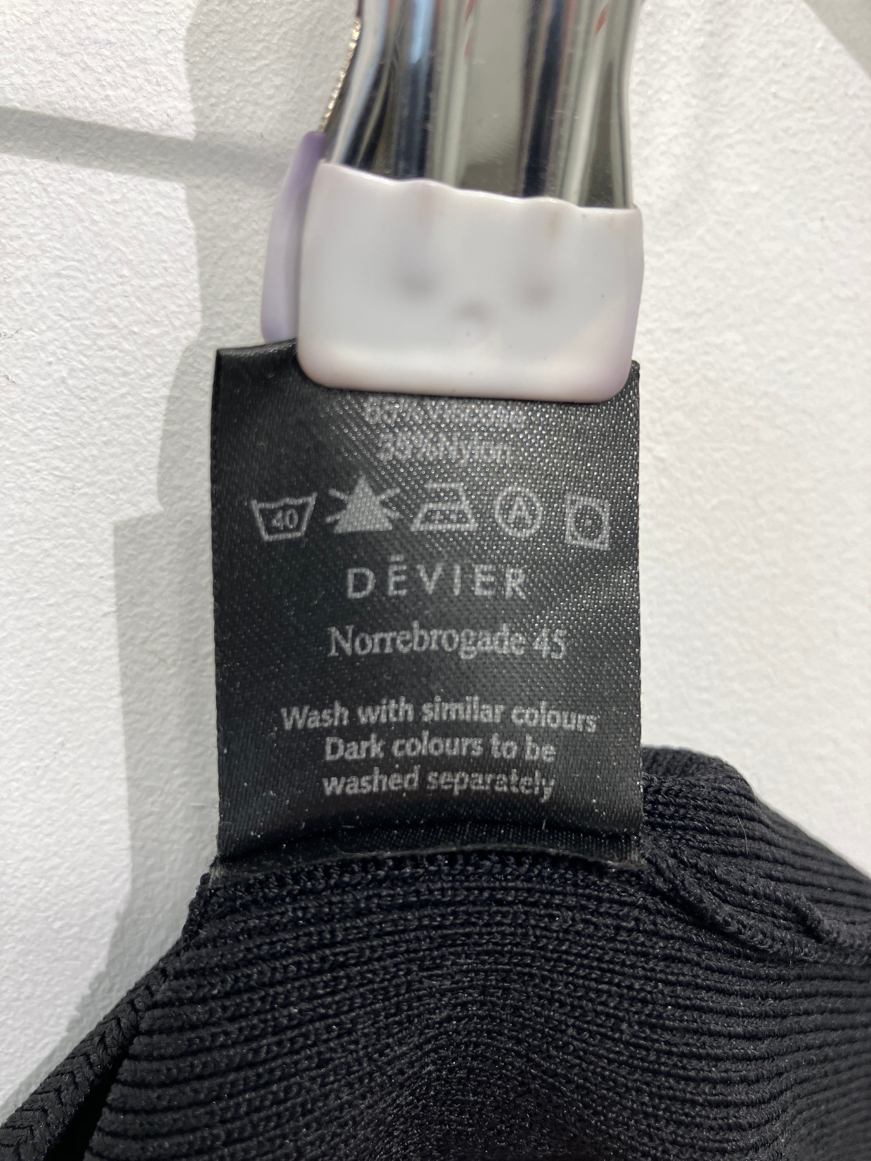 Dévier Nederdel