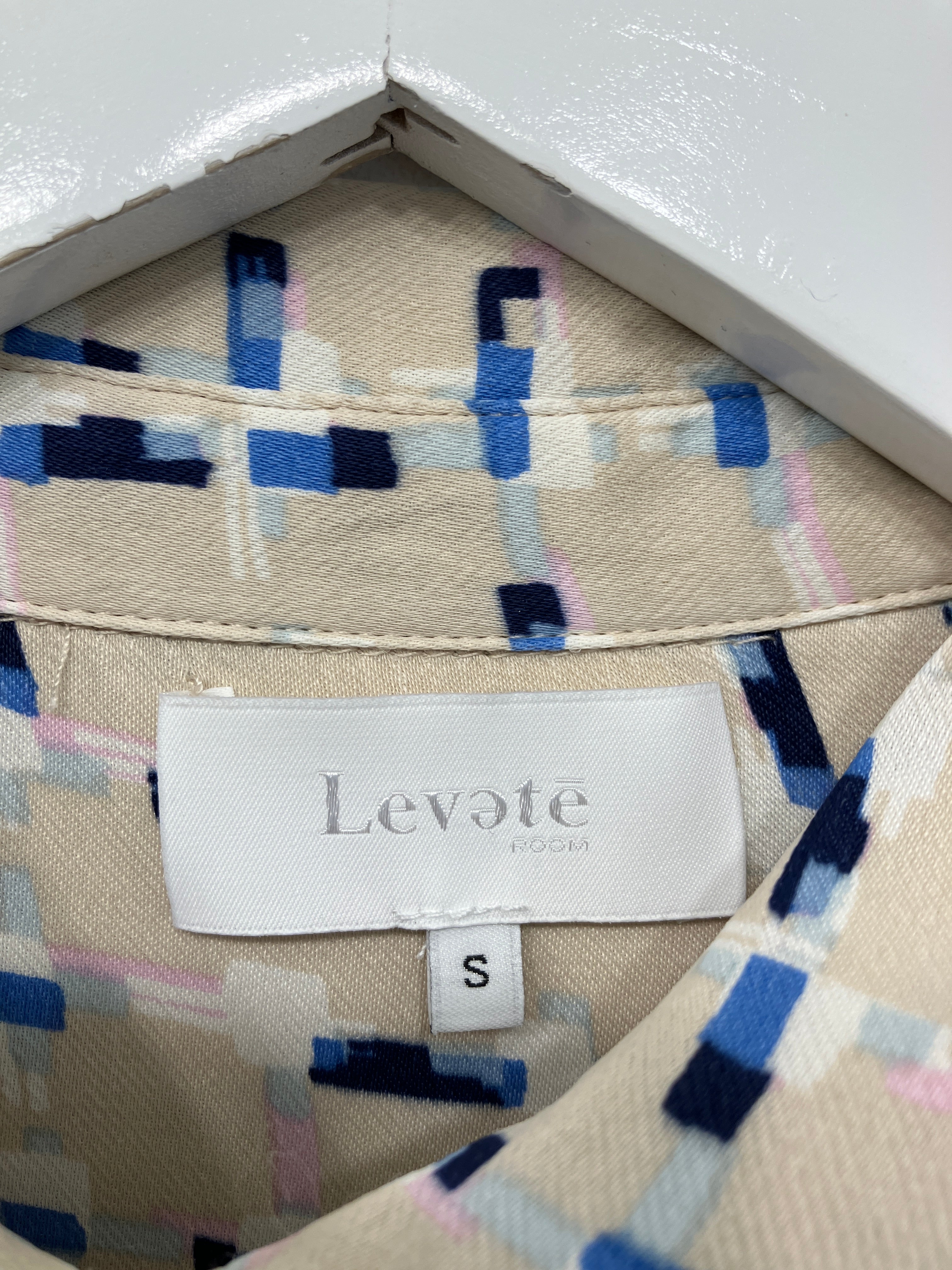 Levete Skjorte