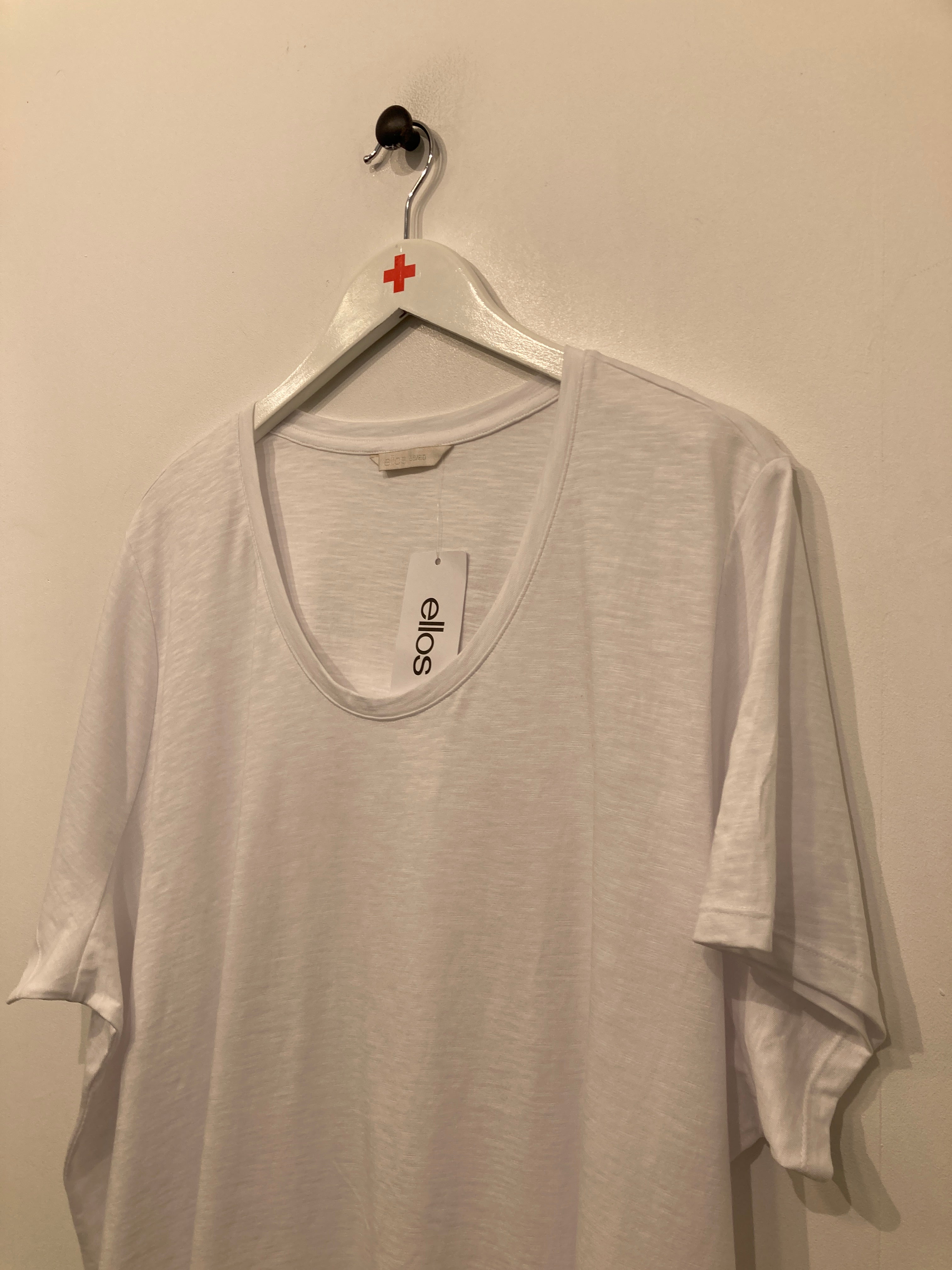 Ellos T-shirt