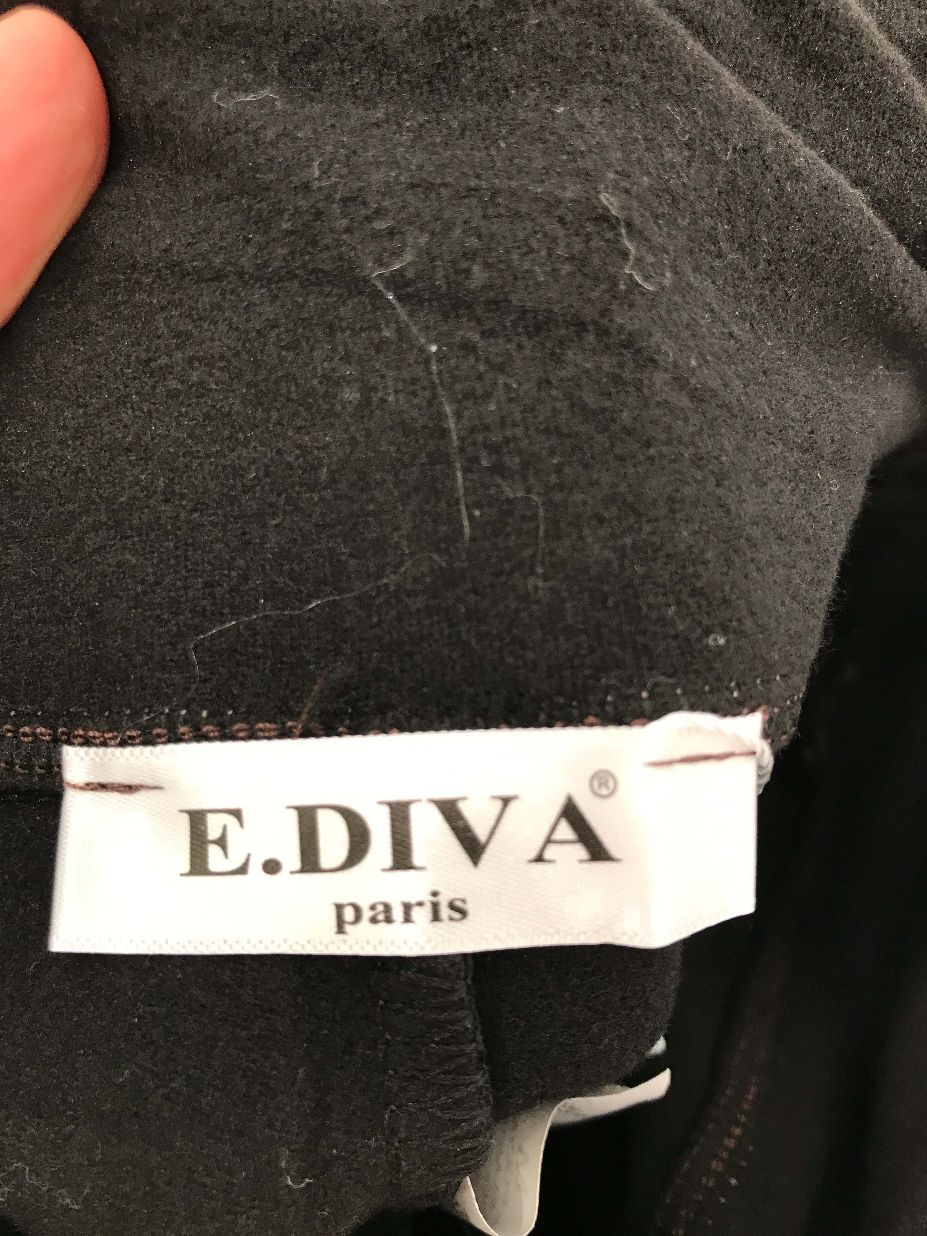 E.Diva Bukser