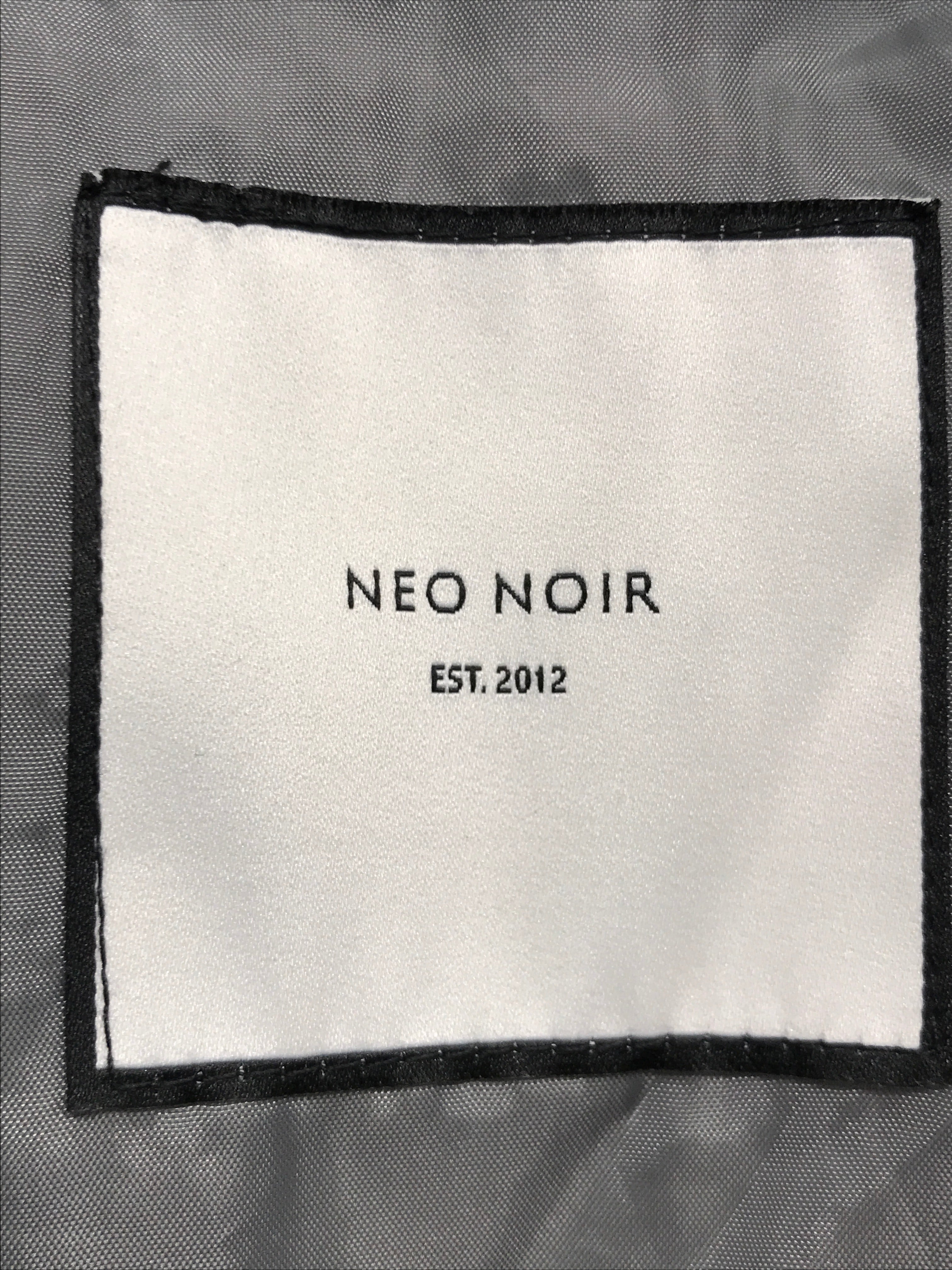 Neo Noir Heldragt