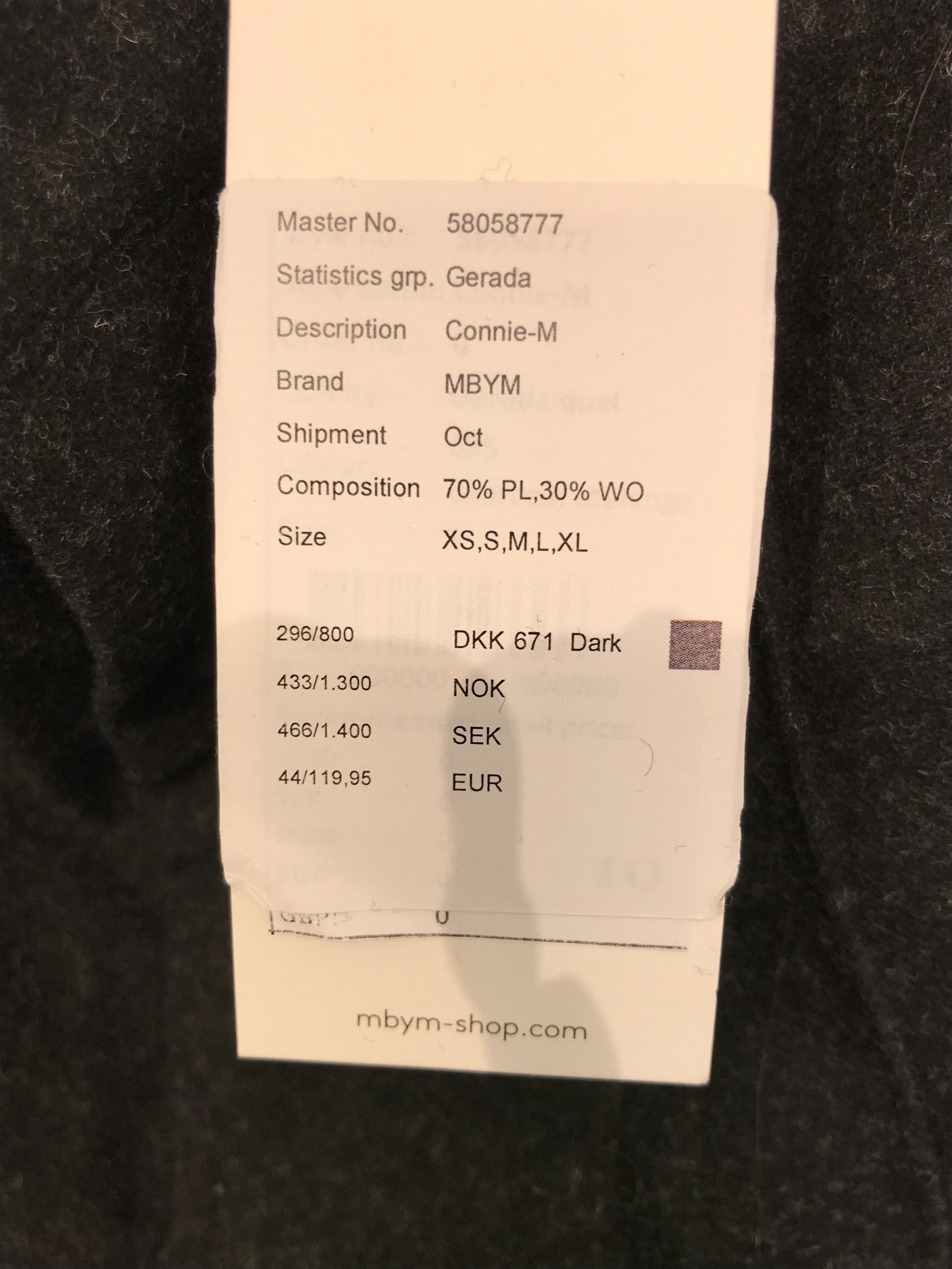 M by M Bukser