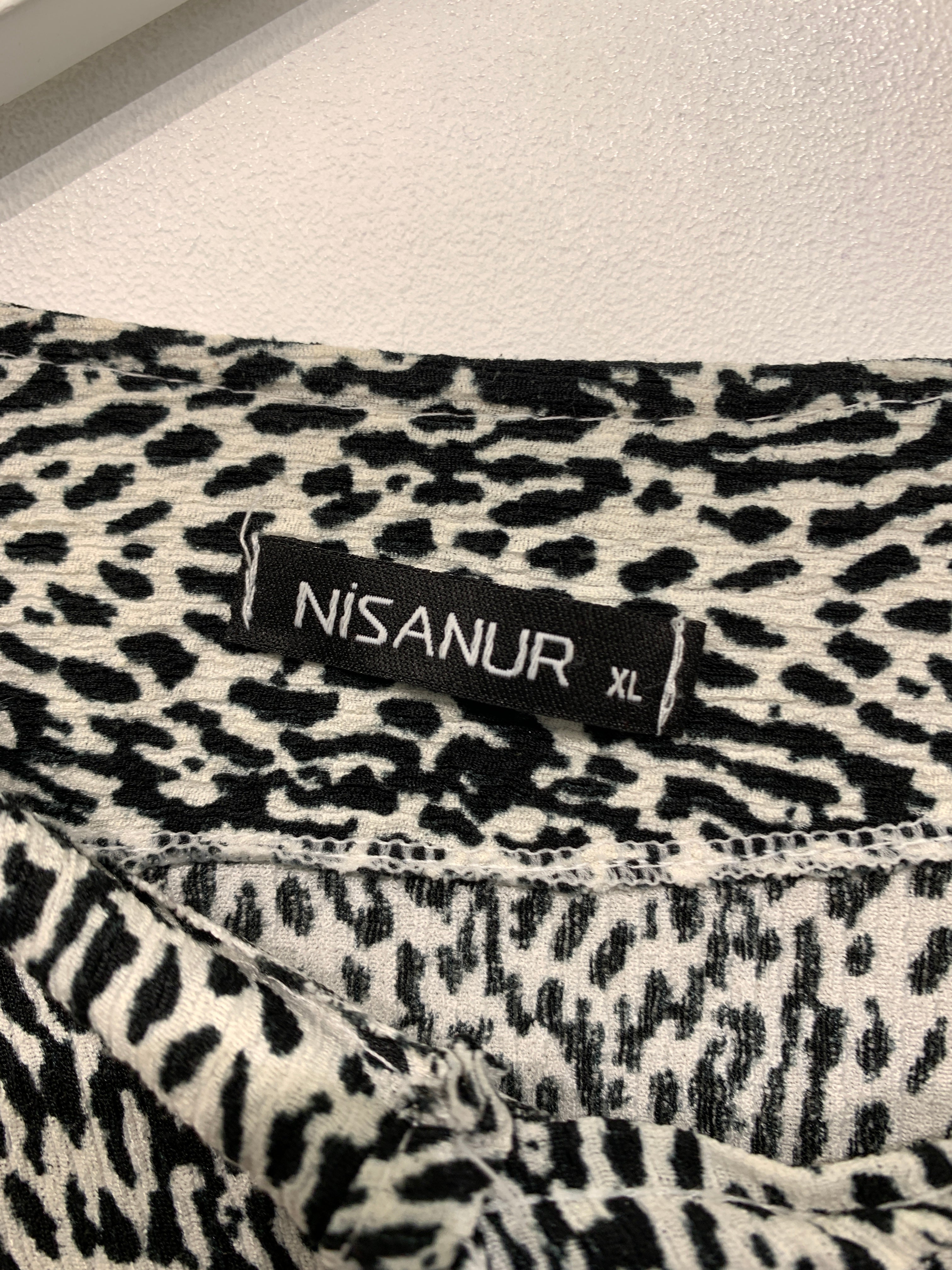Nisanur Kjole