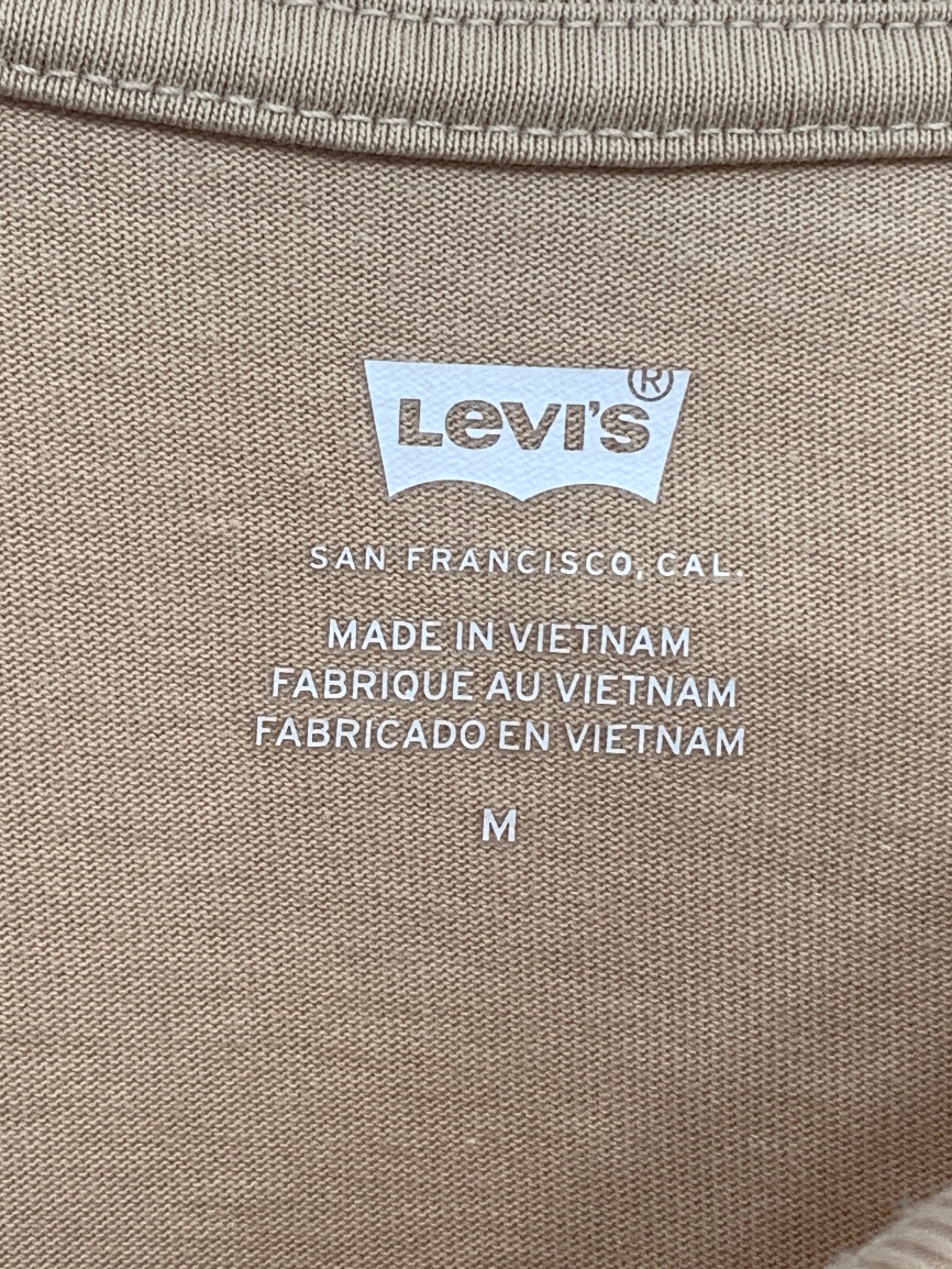 Levis T-shirt