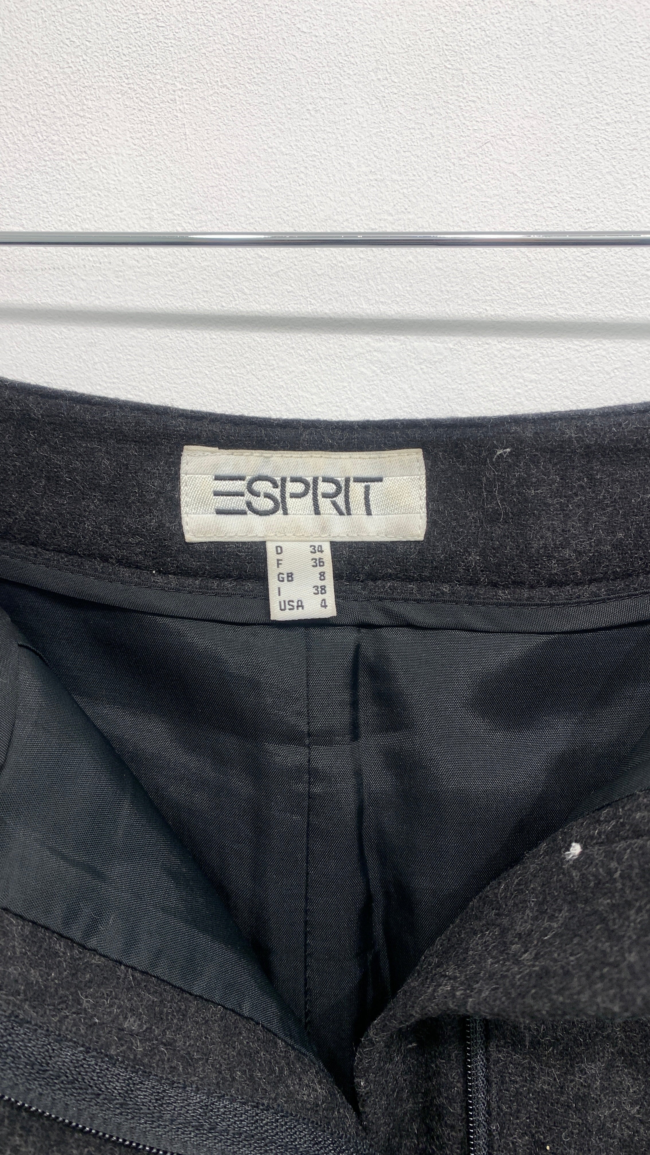 Esprit Nederdel