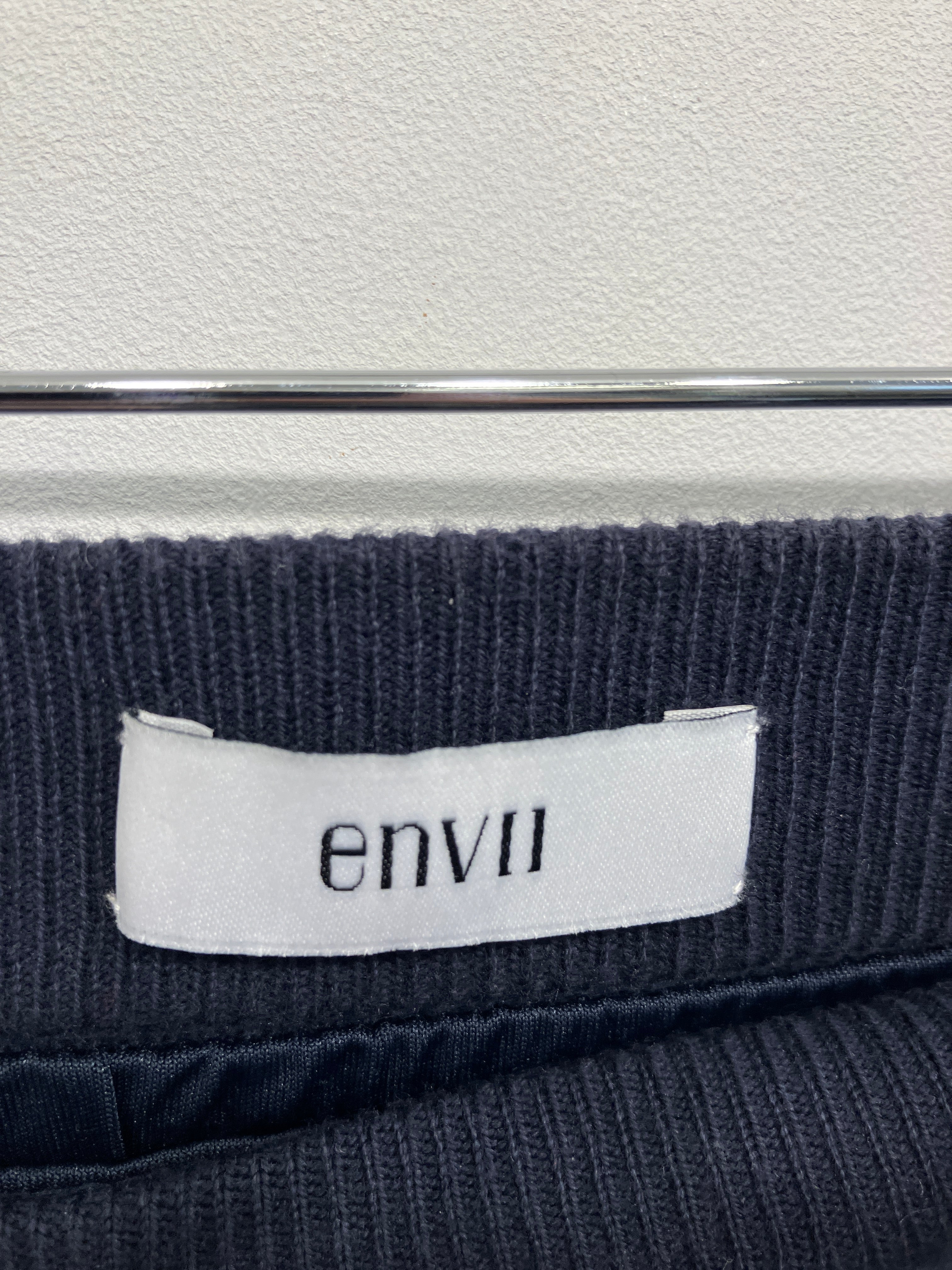 Envii Nederdel