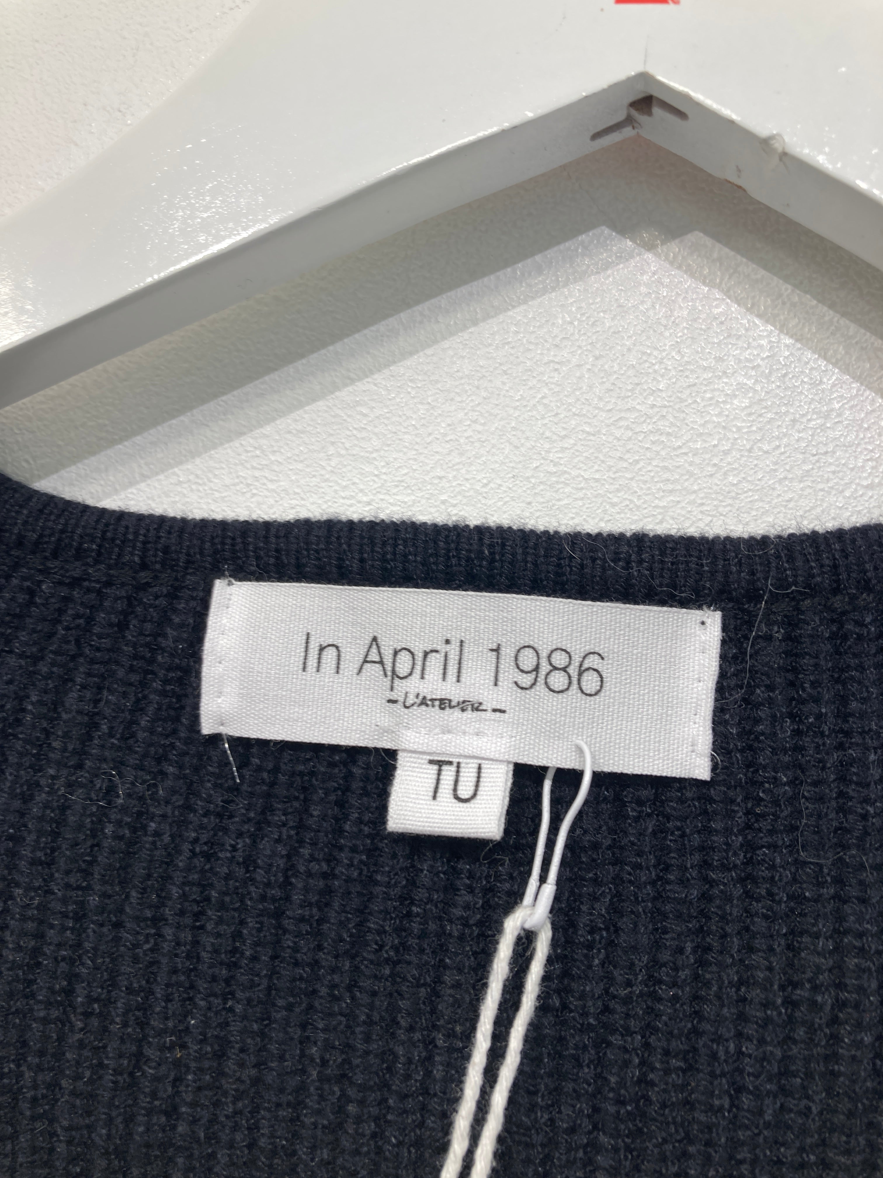 In April 1986 Bluse
