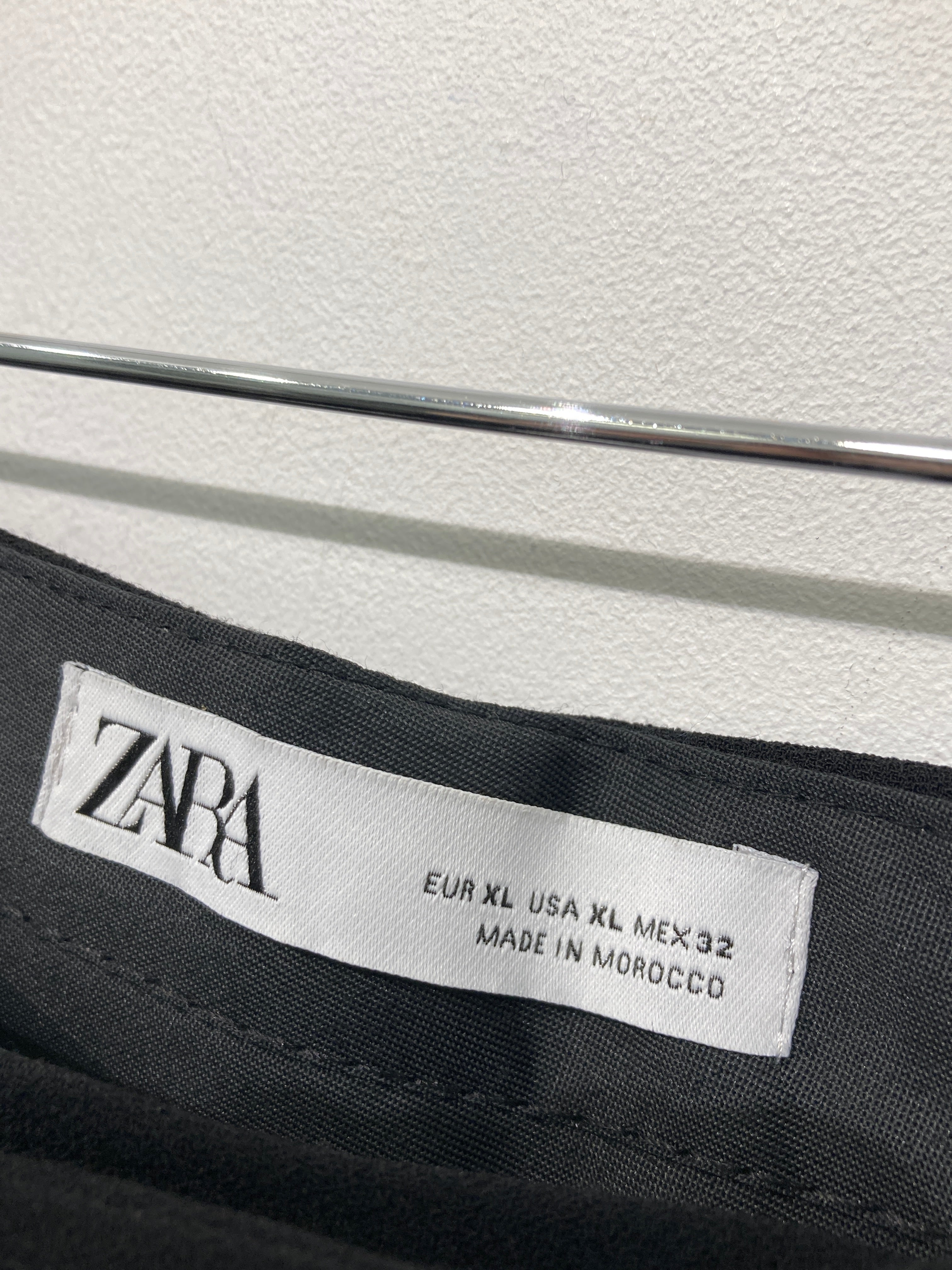Zara Bukser