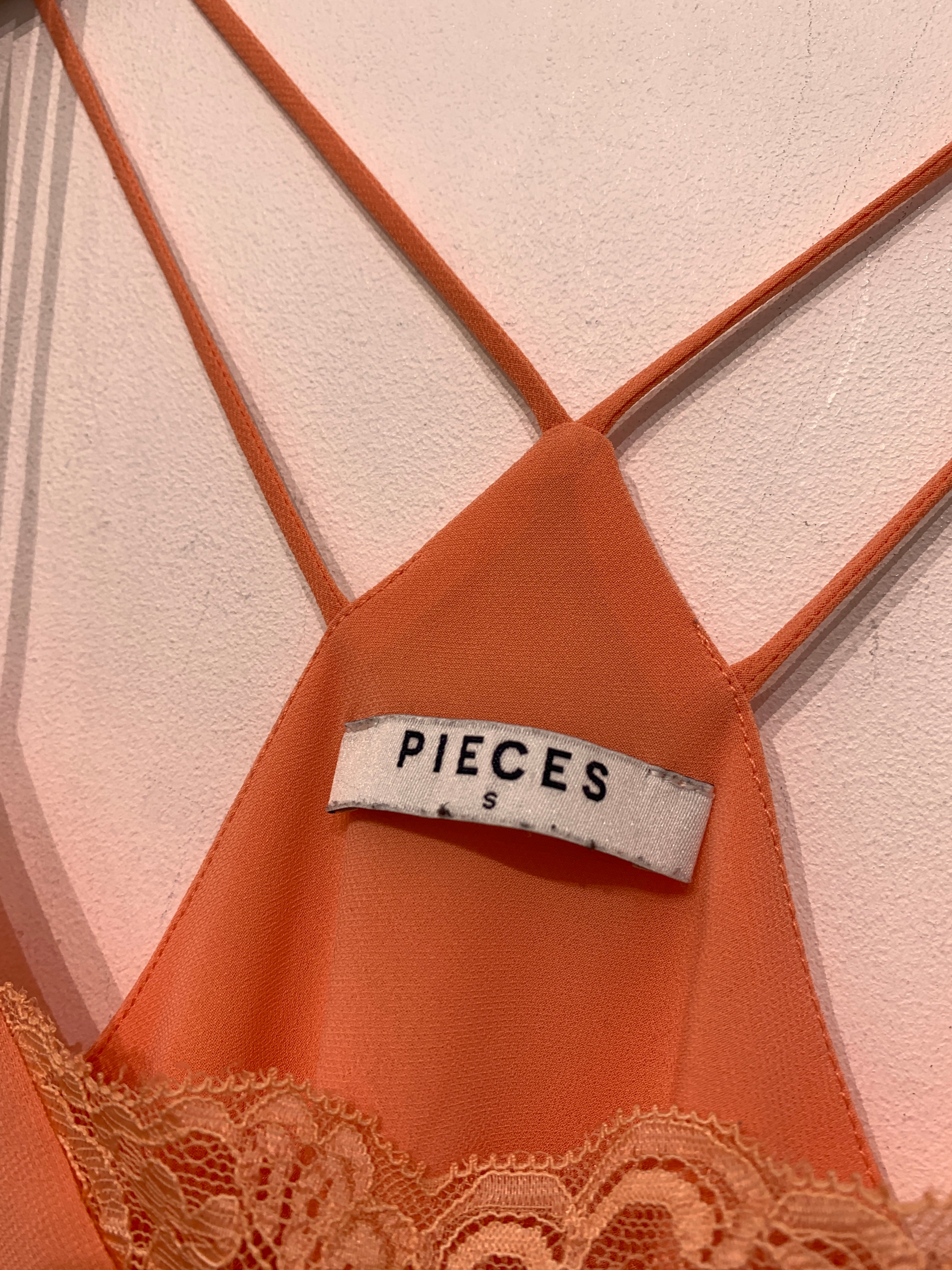 Pieces Top