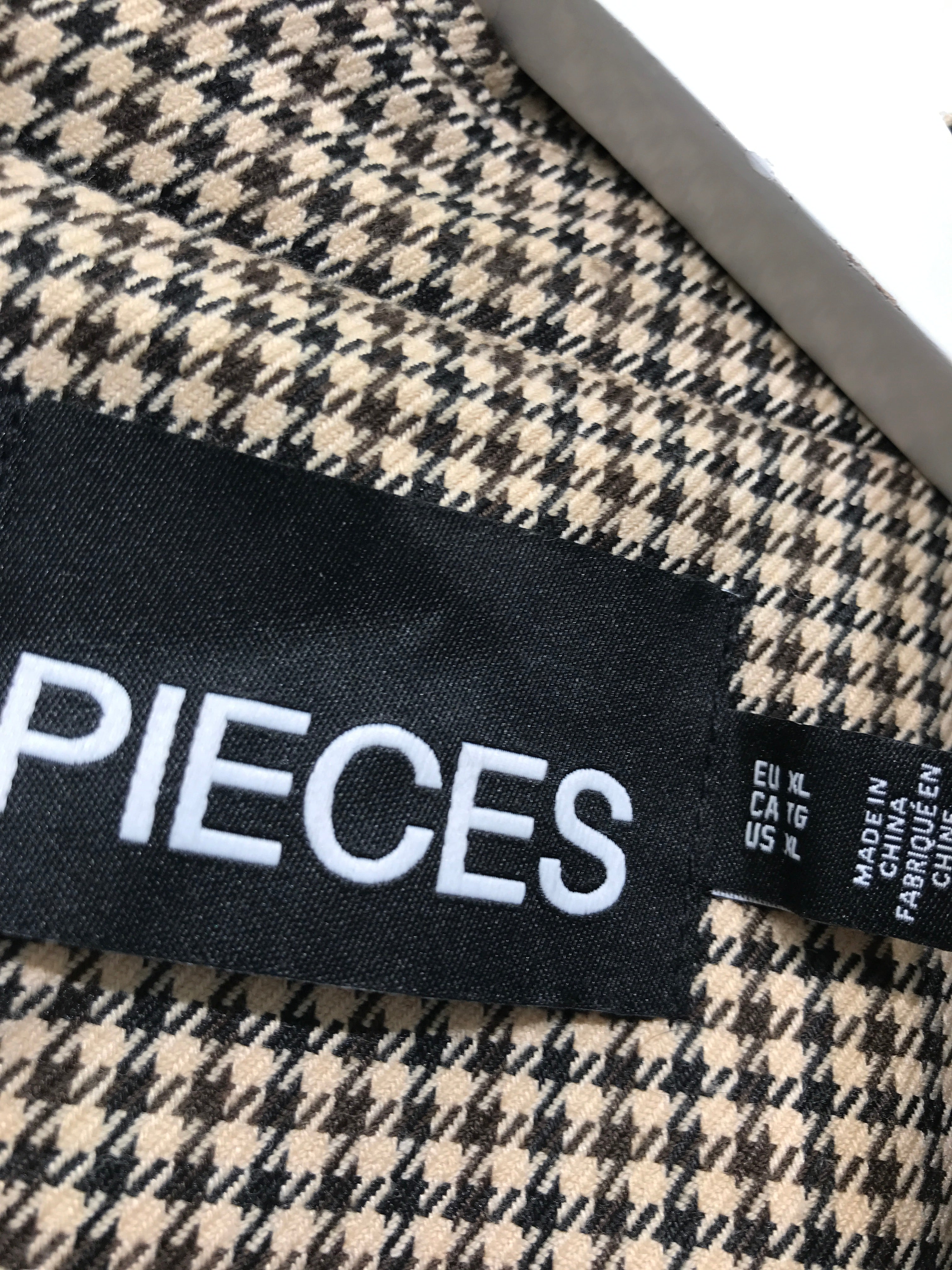 Pieces Vest