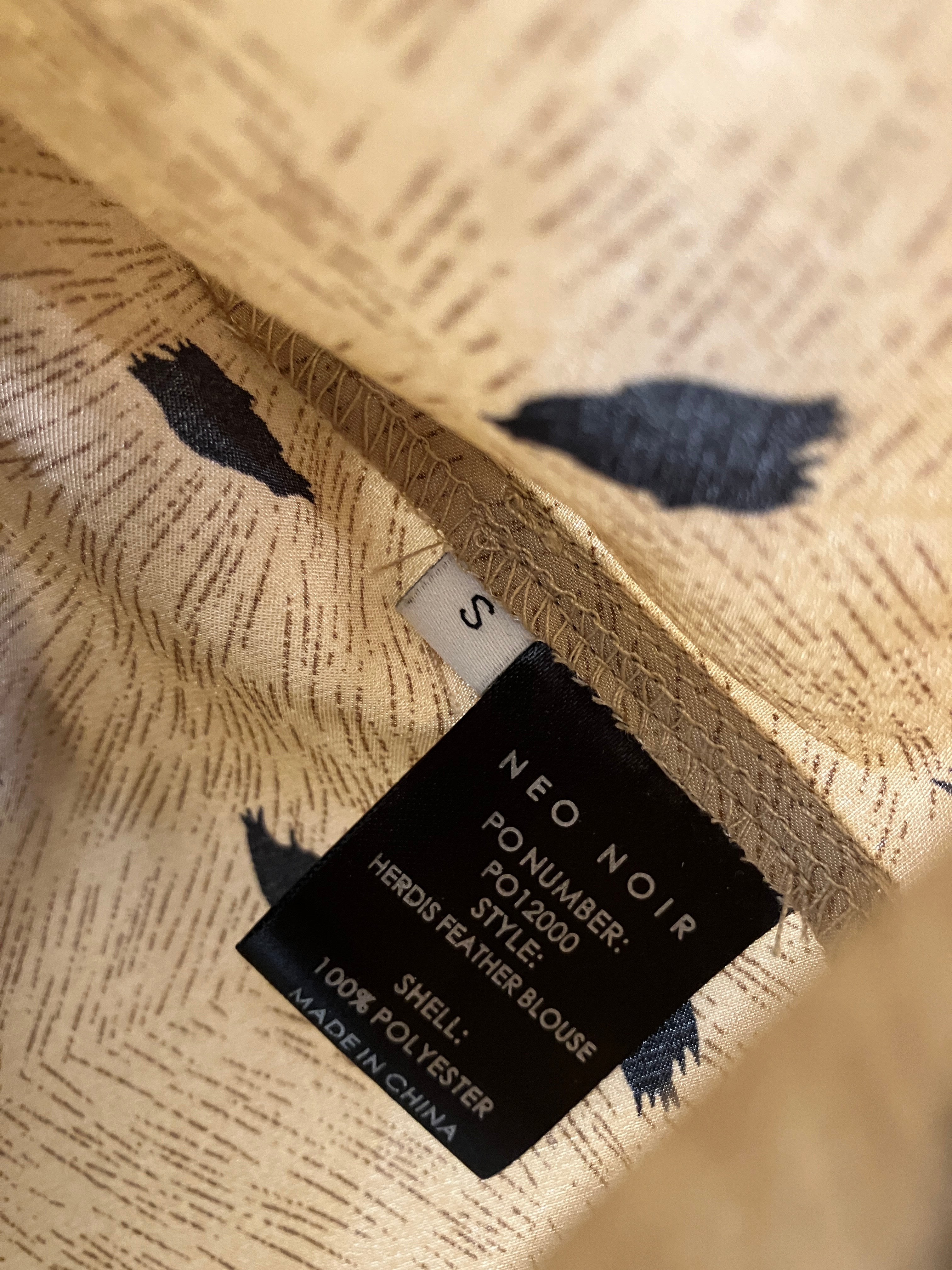 Neo Noir Bluse