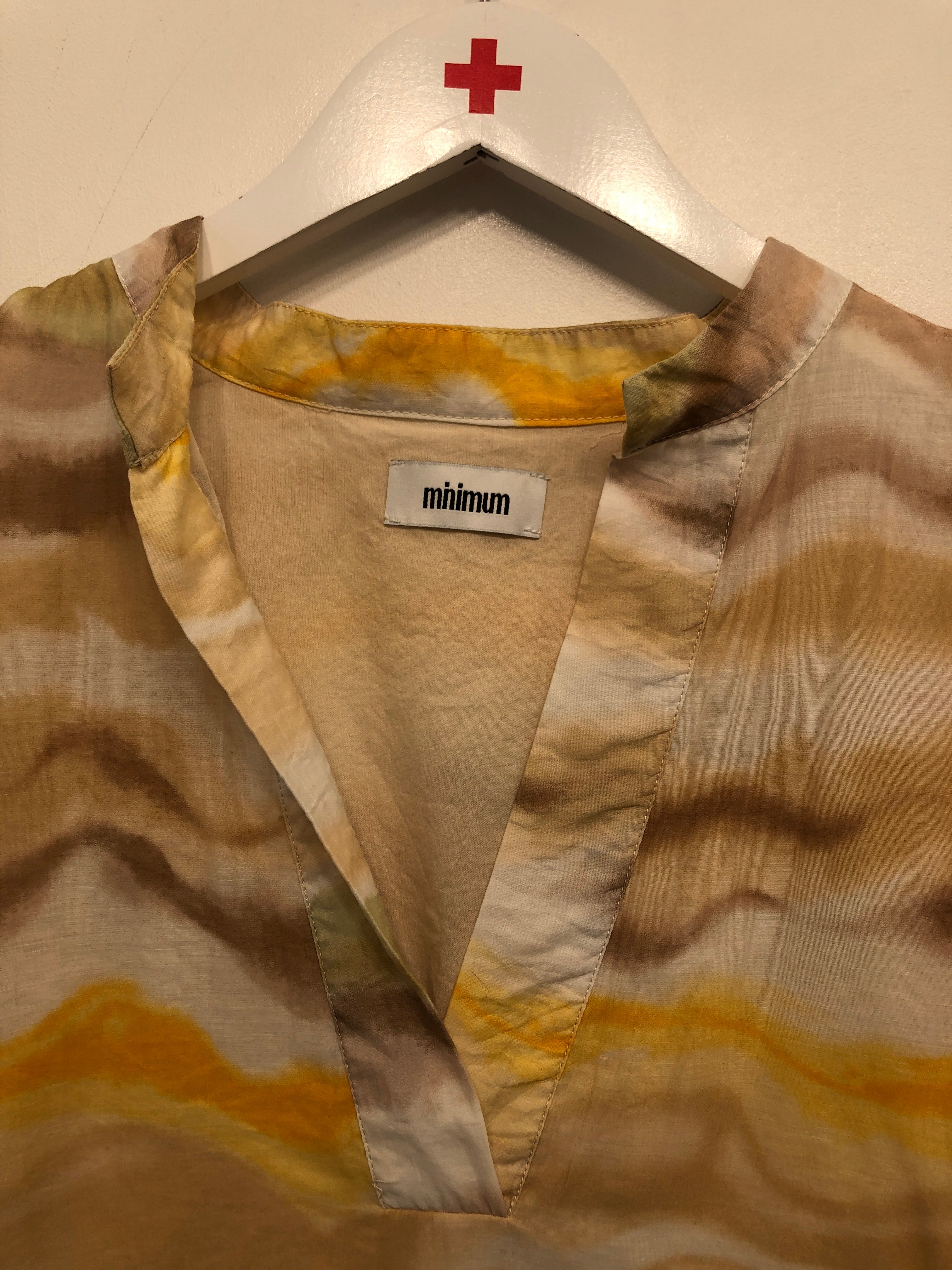 Minimum bluse