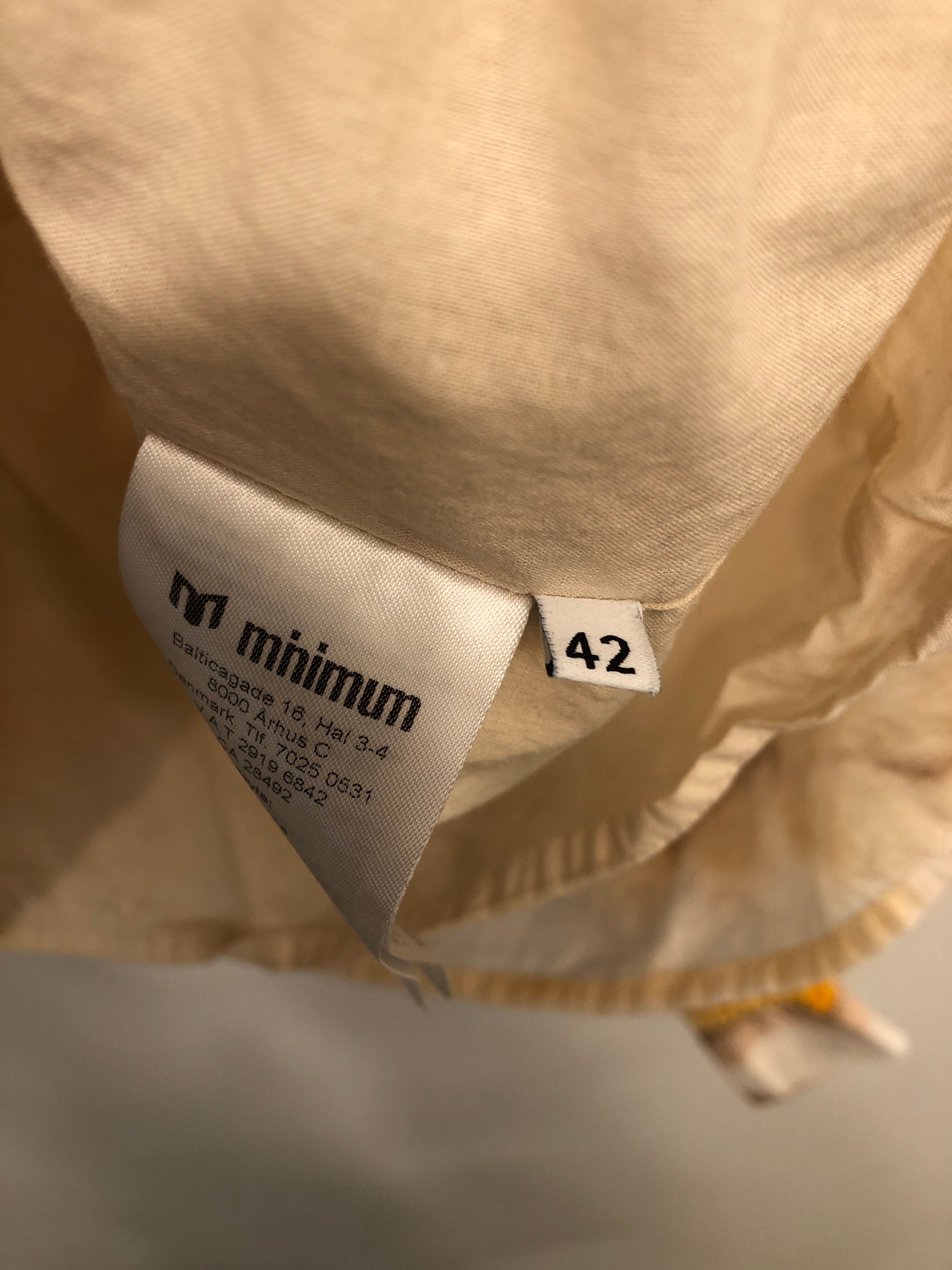 Minimum bluse