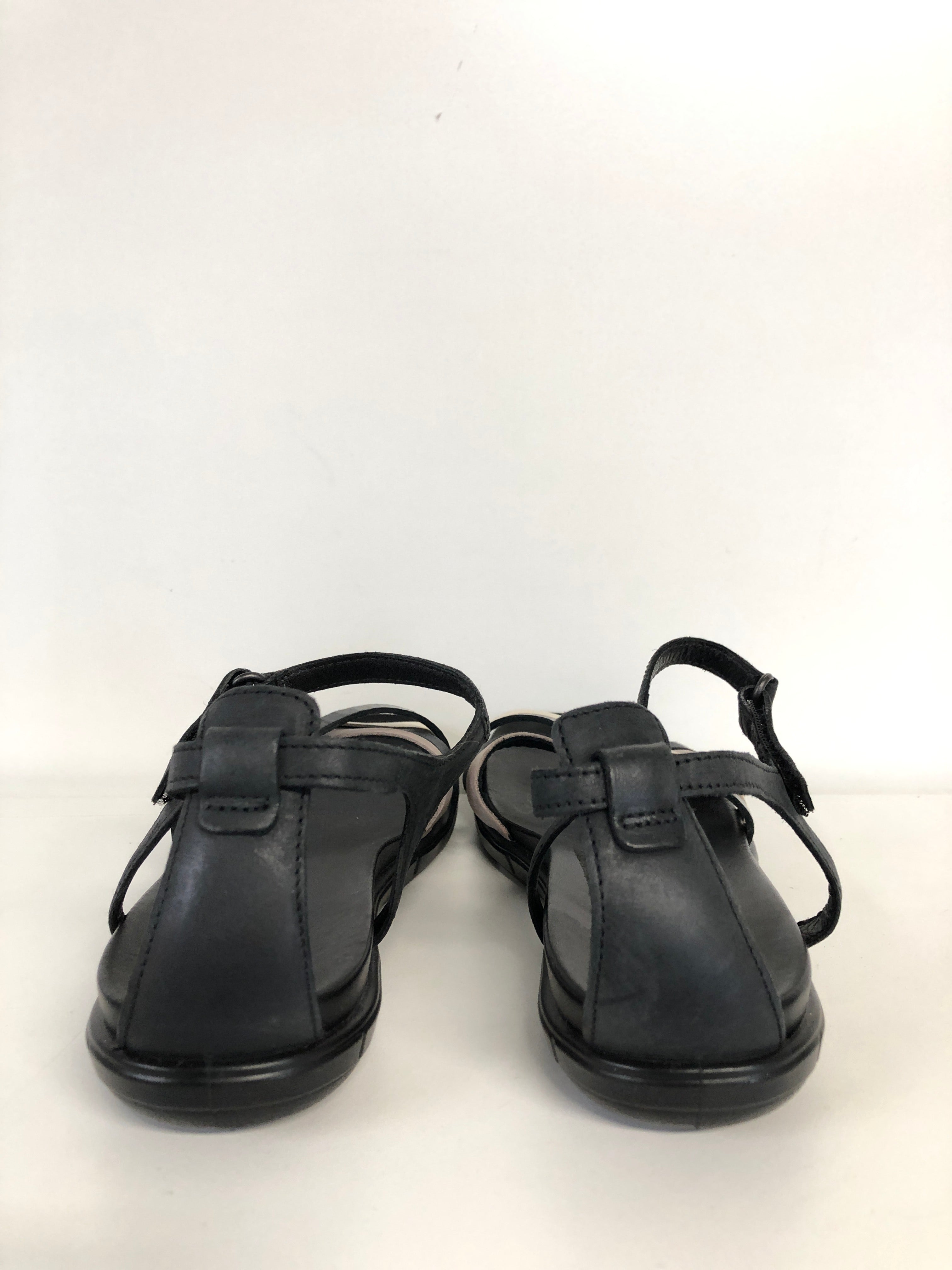 Ecco Sandaler