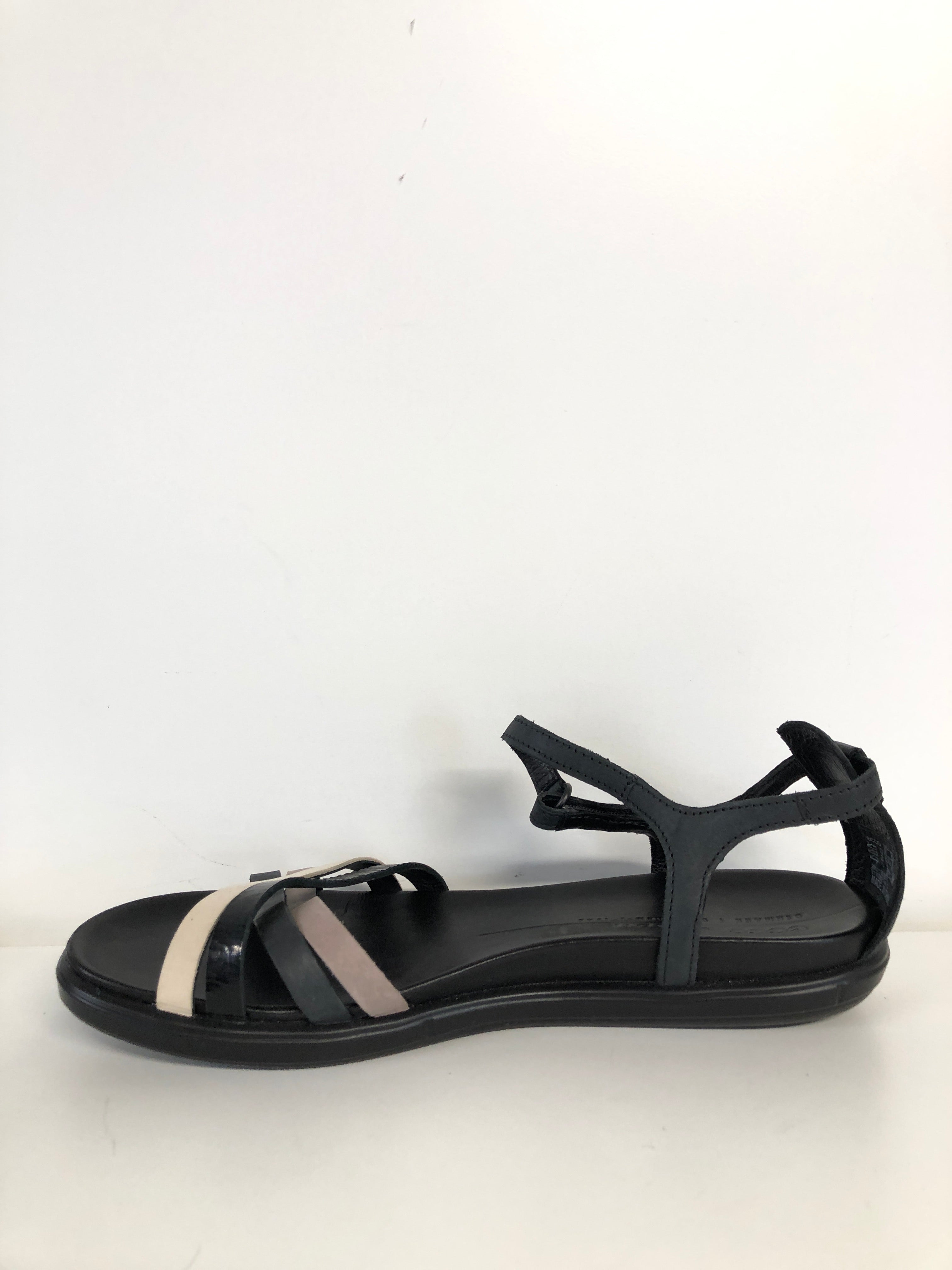 Ecco Sandaler