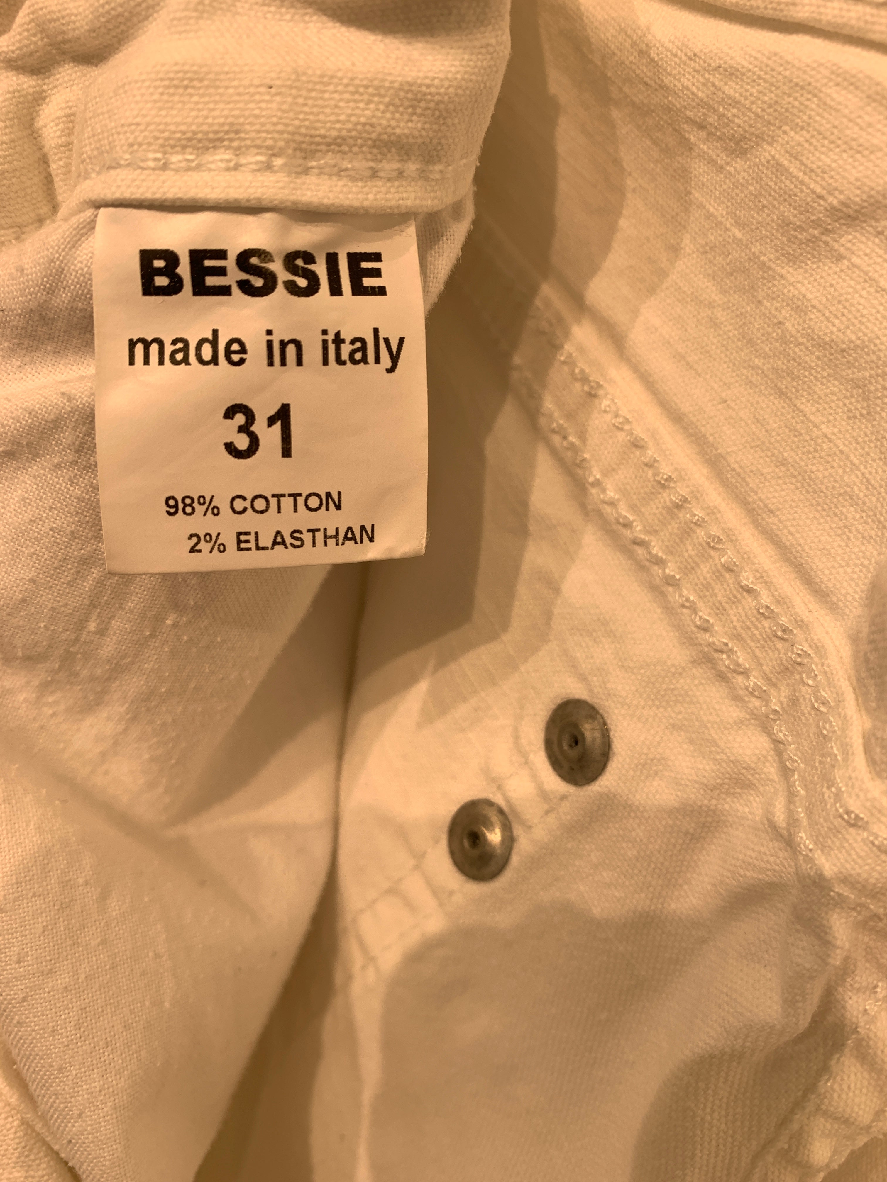 Bessie Bukser
