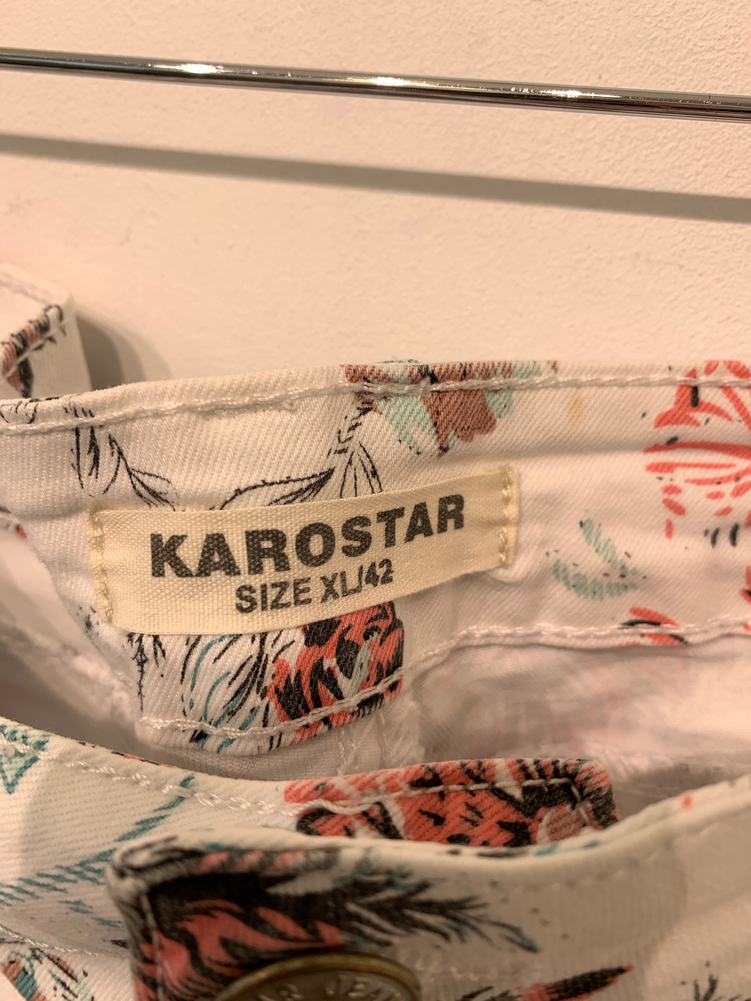 Karostar Bukser