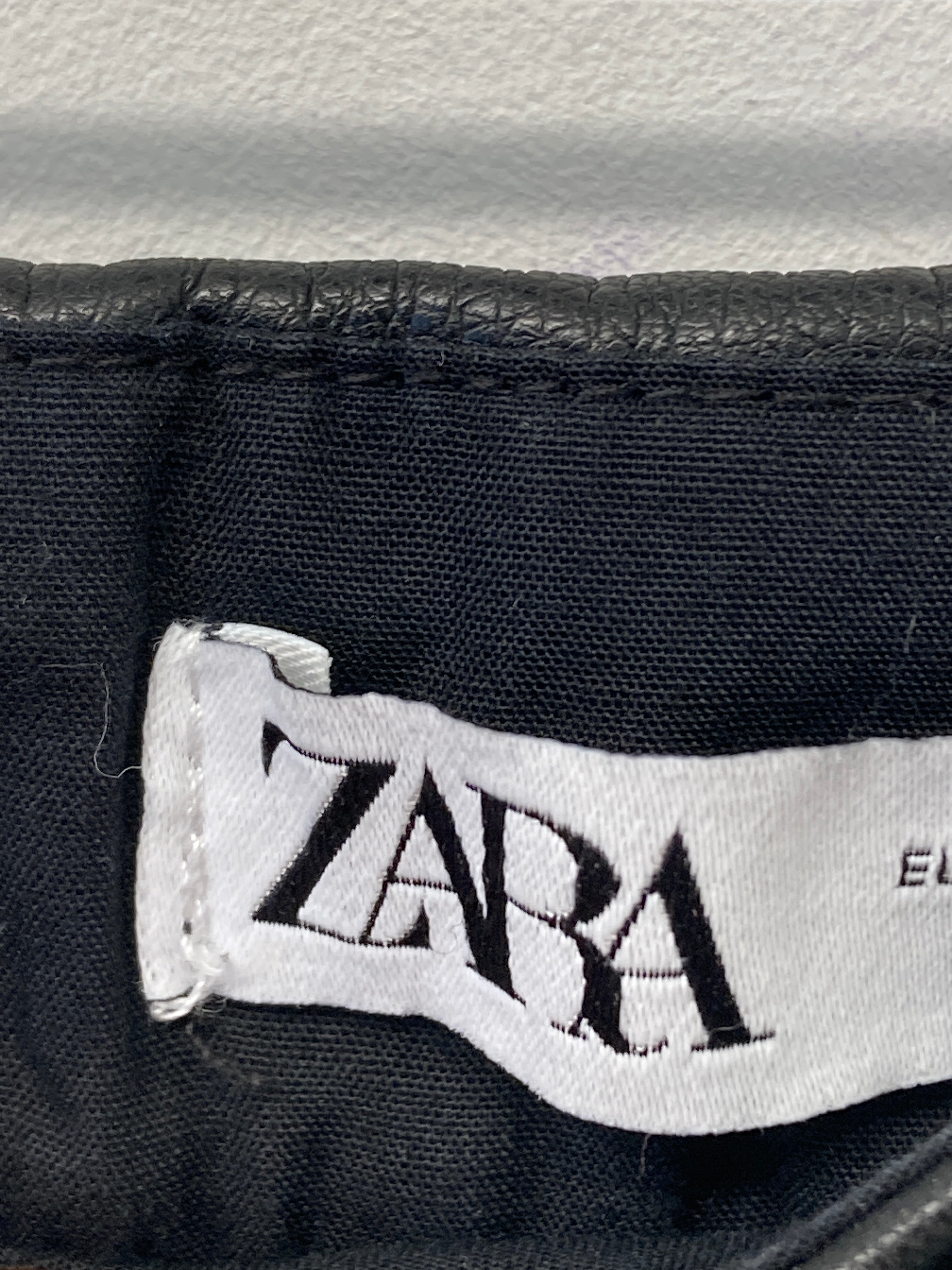 Zara Bukser