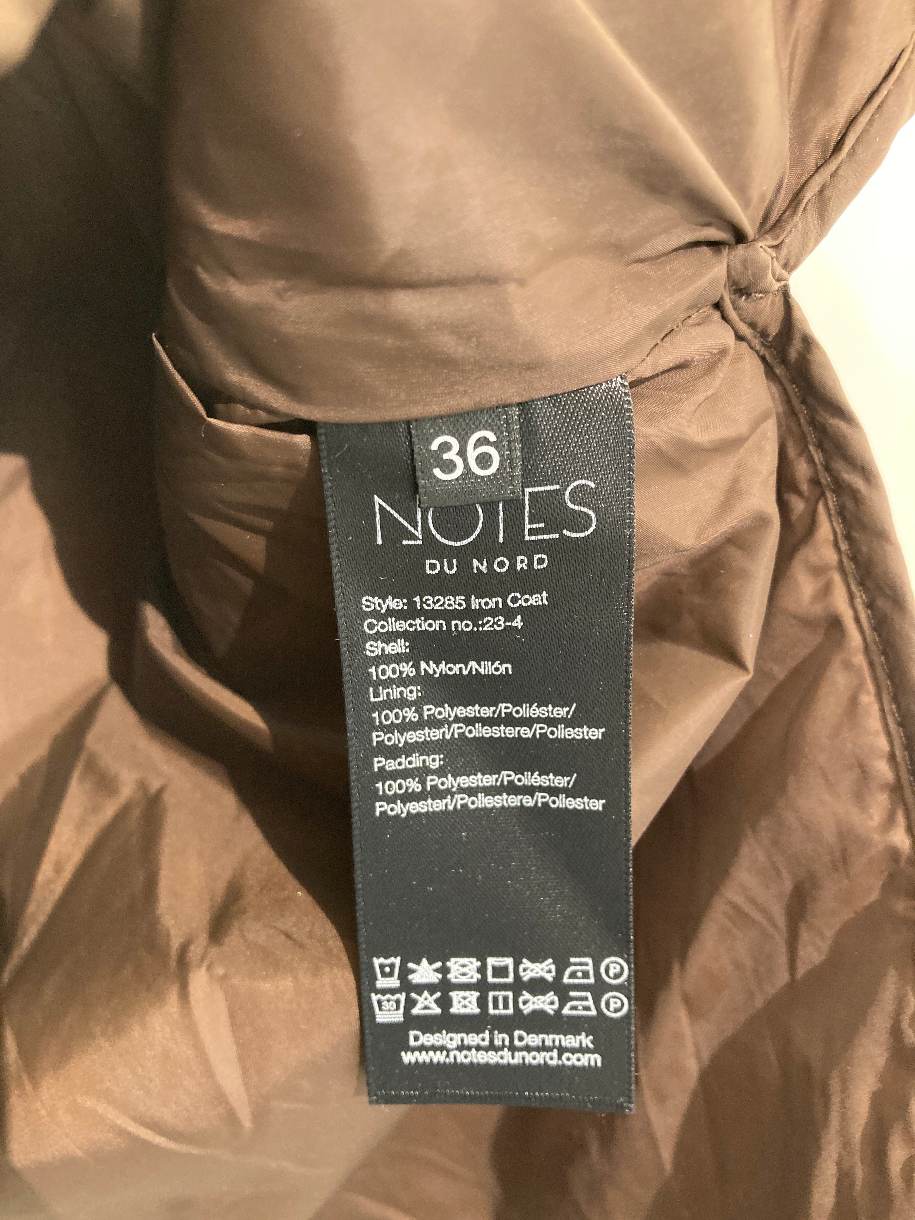 Notes Vest