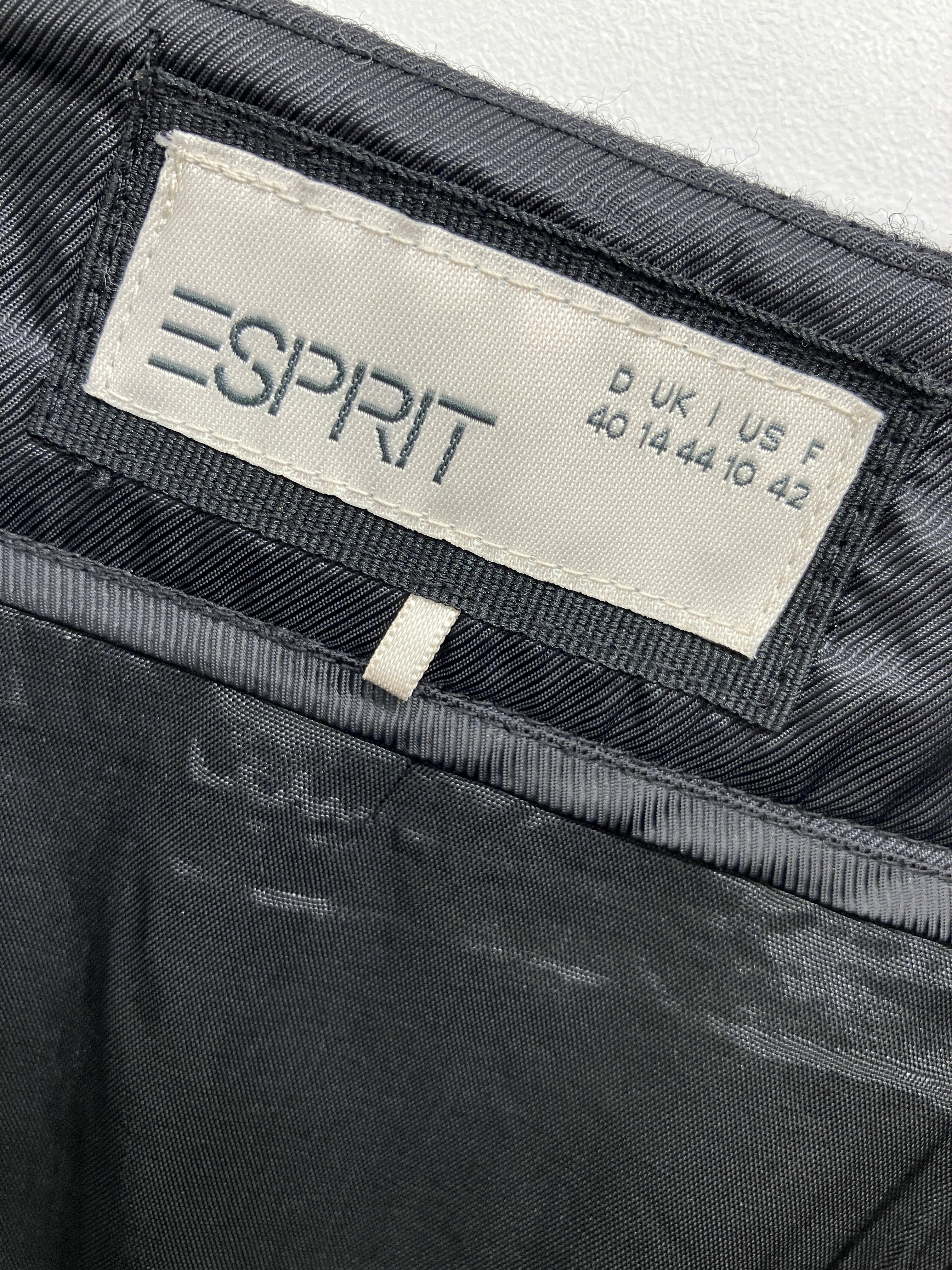 Esprit Nederdel