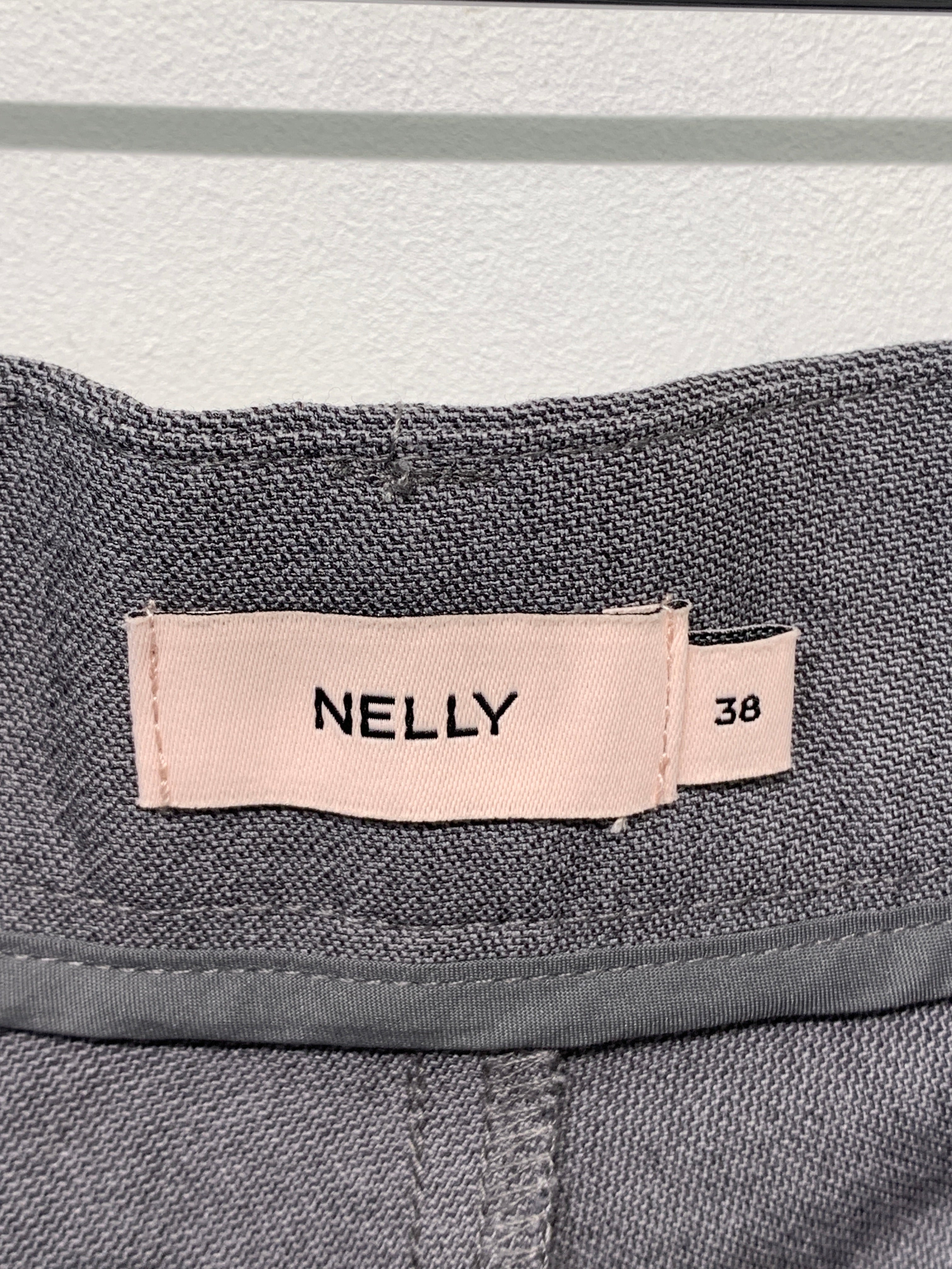 Nelly Bukser
