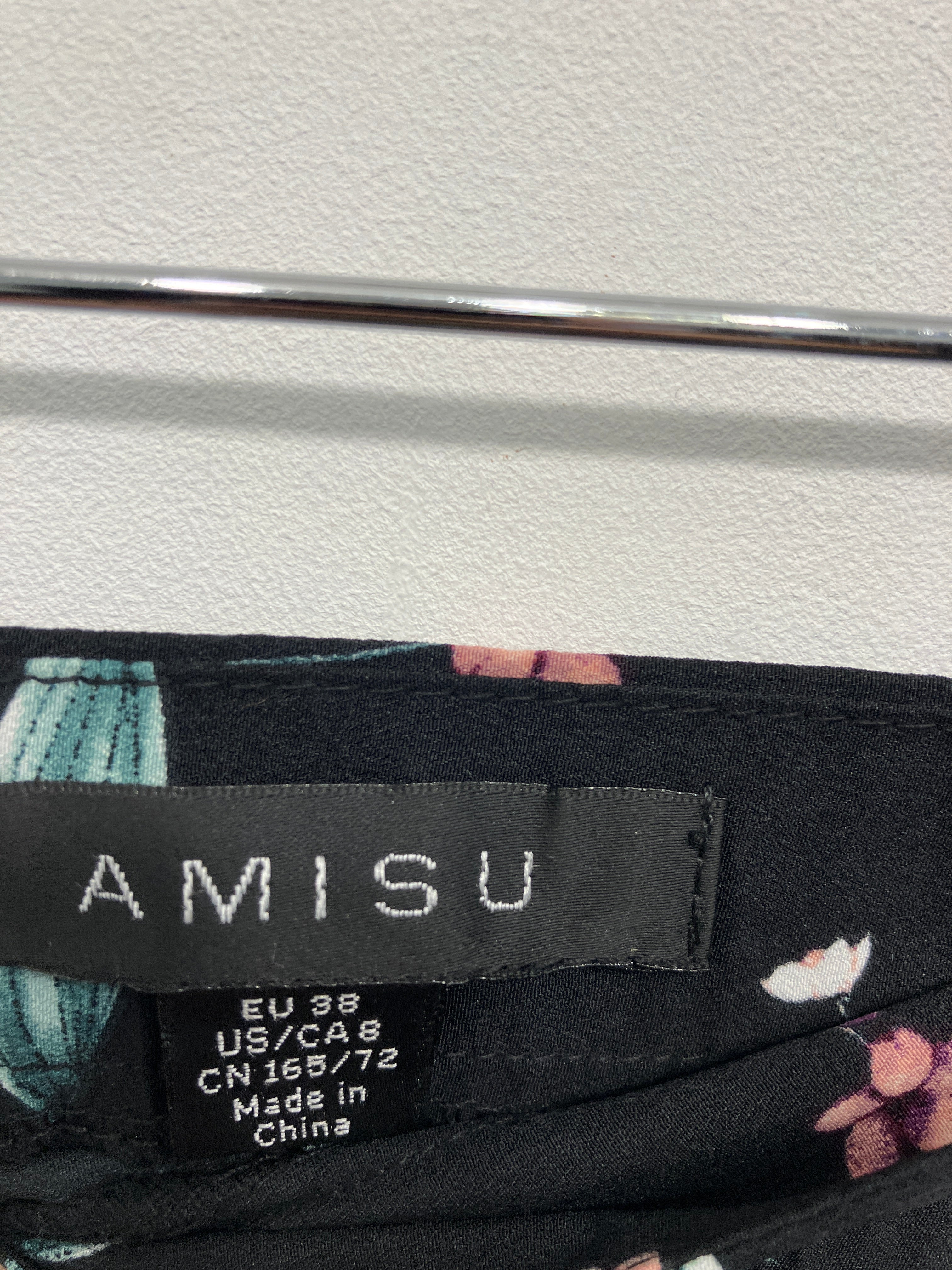 Amisu Nederdel