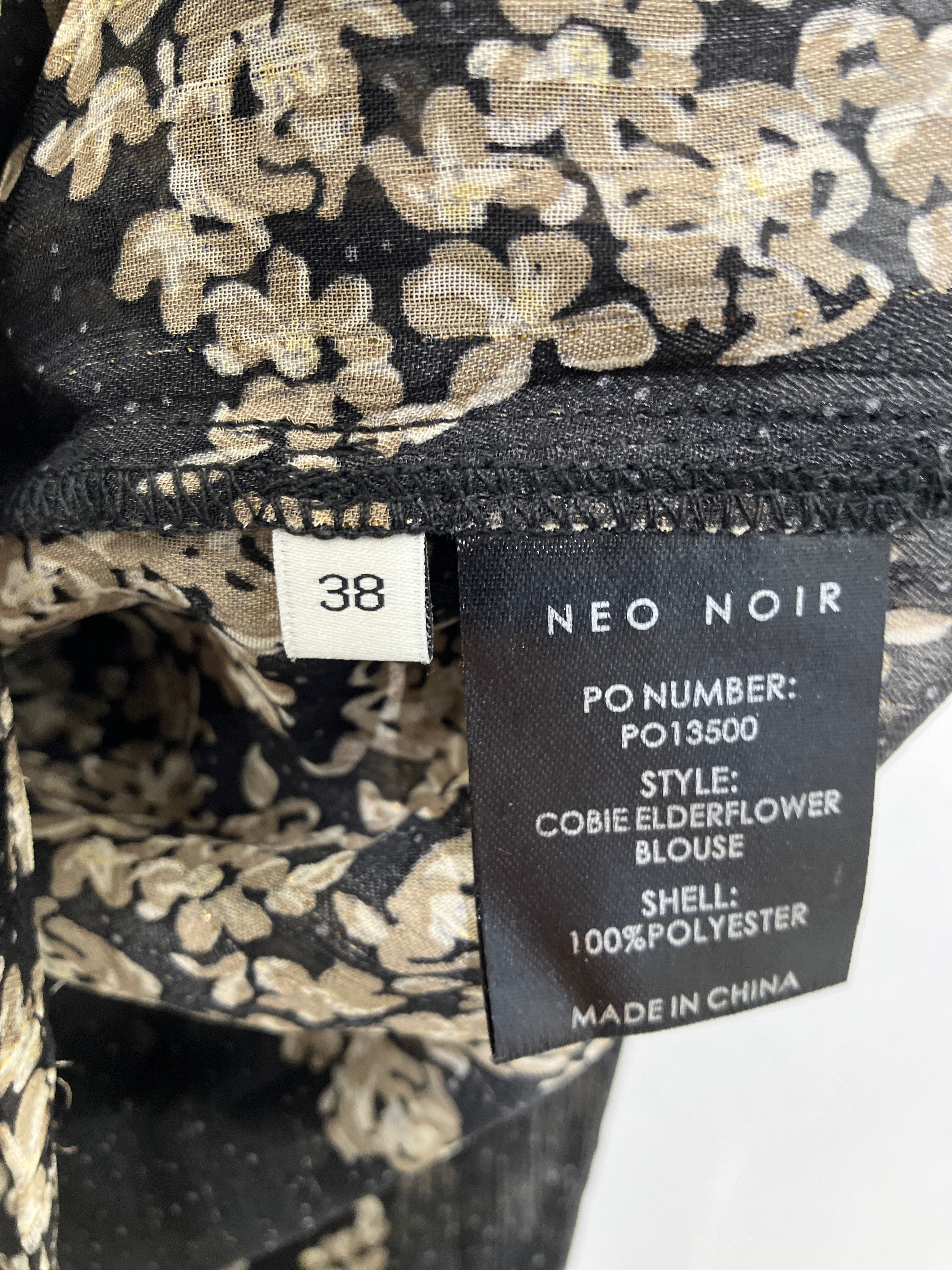 Neo Noir Bluse