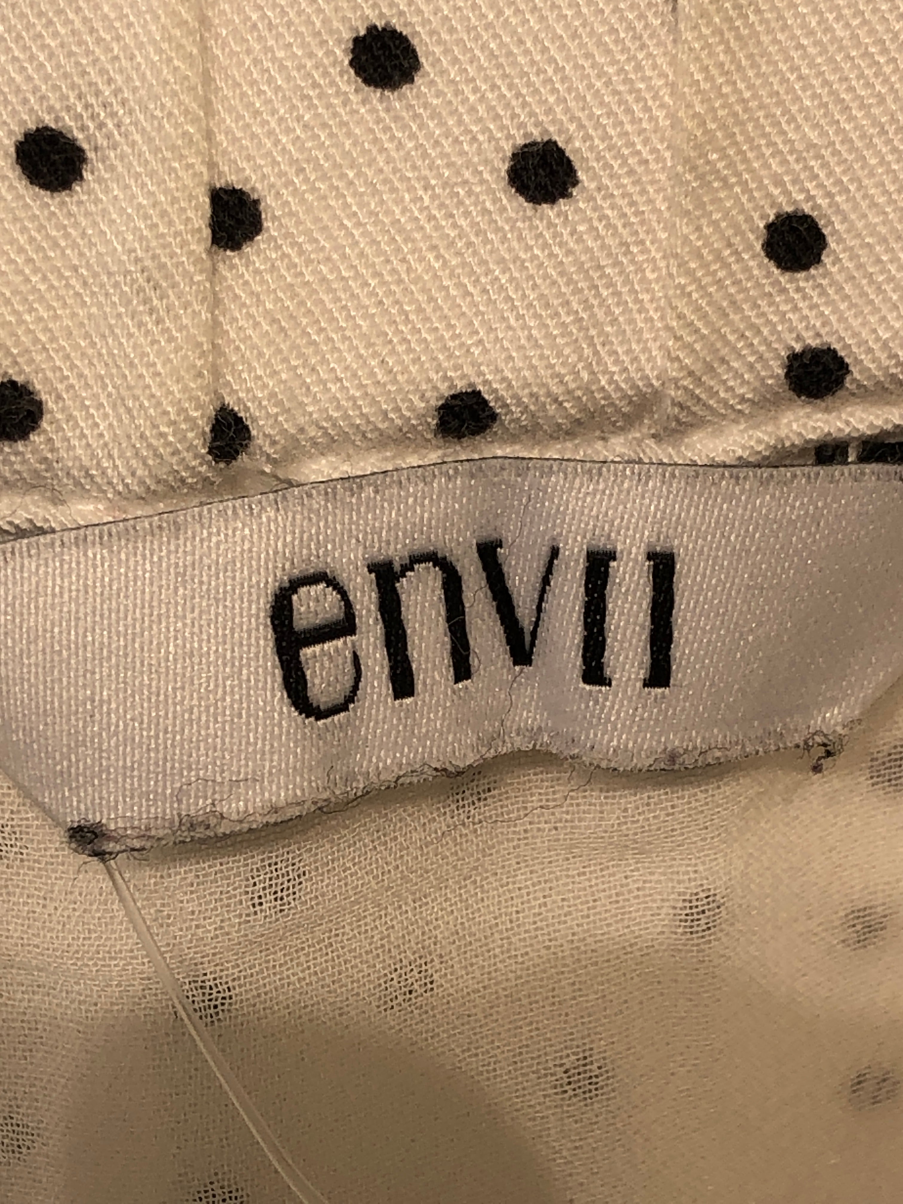 Envii Nederdel