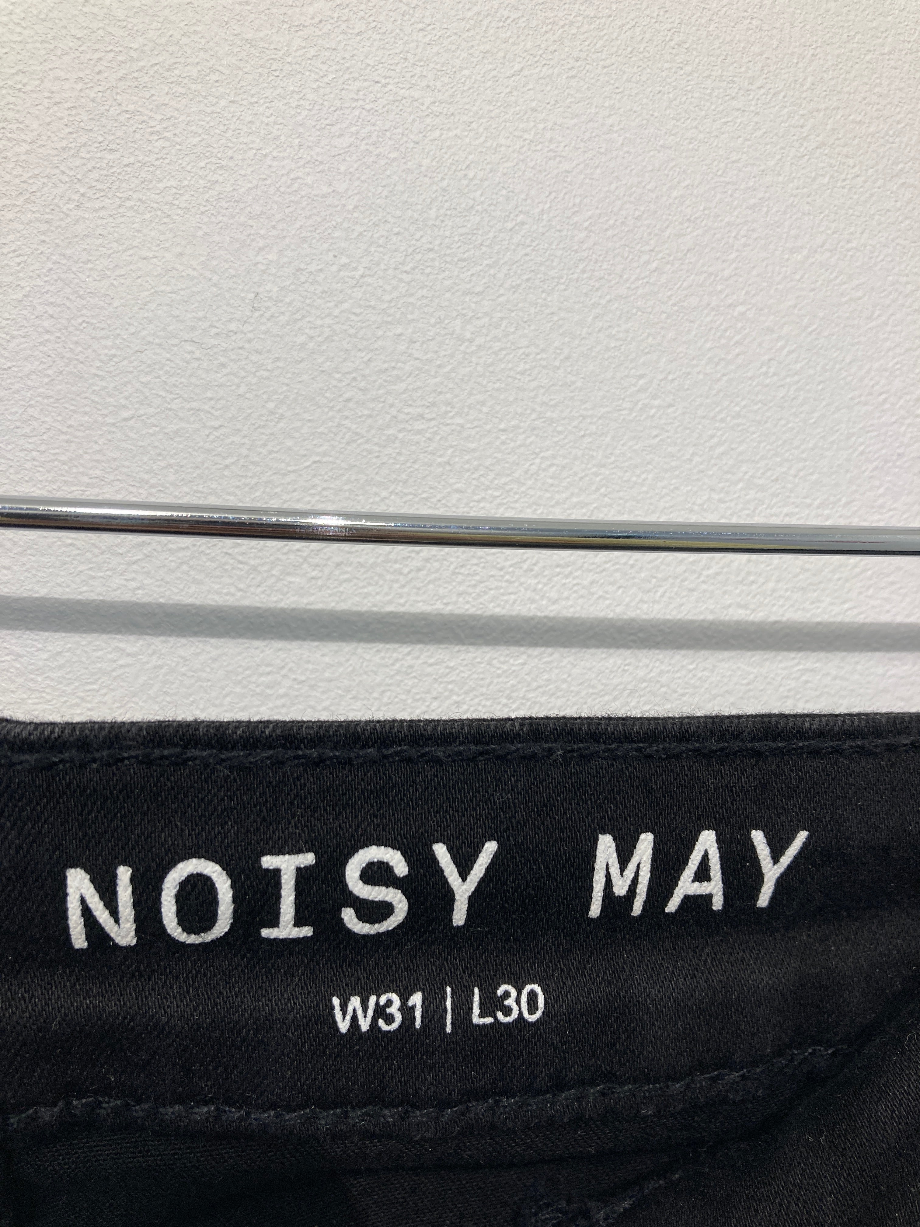 Noisy May Bukser